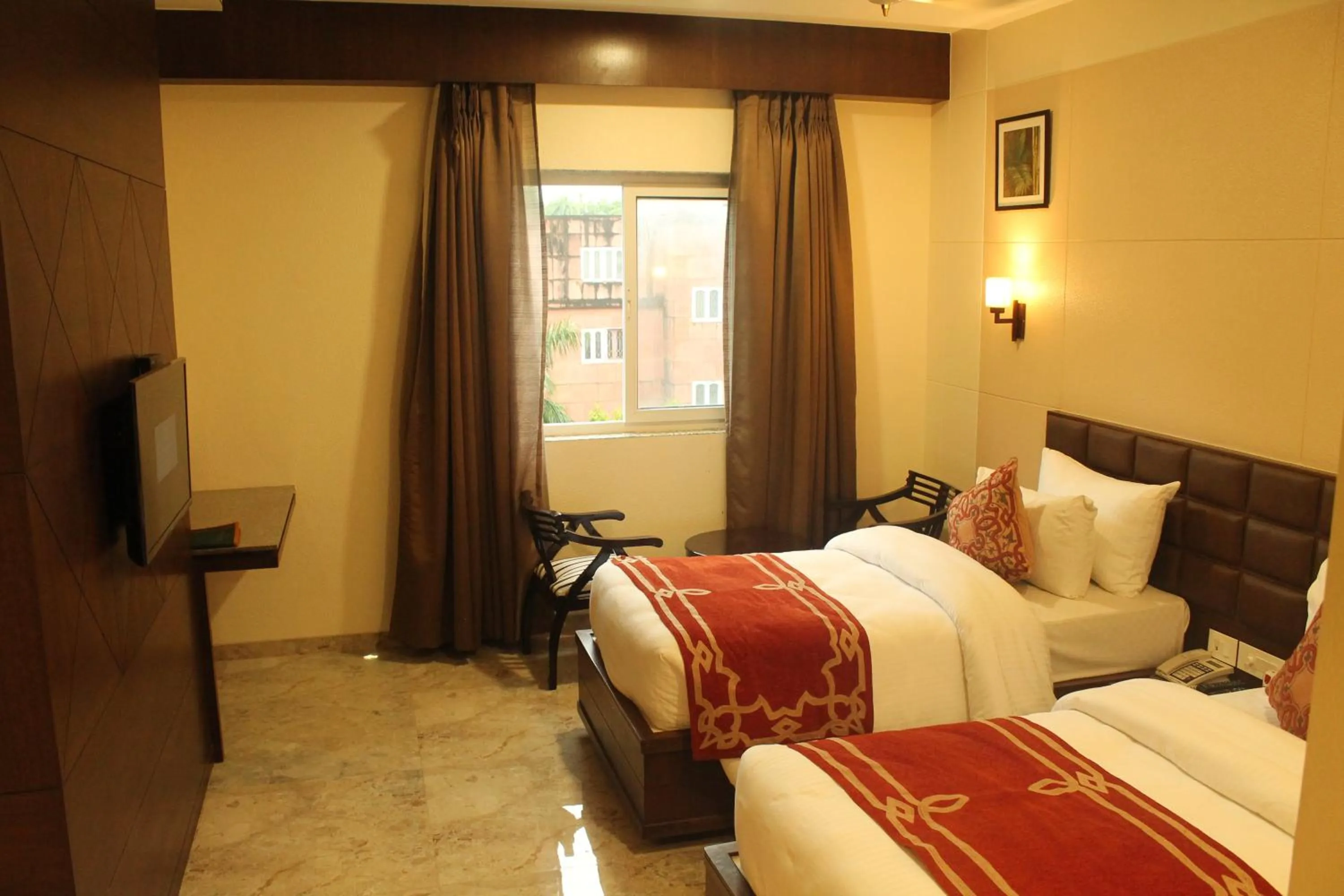 Bedroom, Bed in Hotel Surya, Kaiser Palace