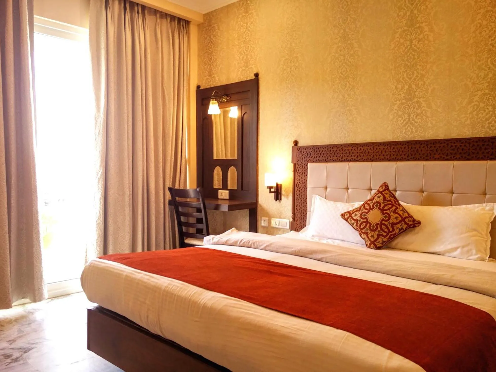 Bedroom, Bed in Hotel Surya, Kaiser Palace