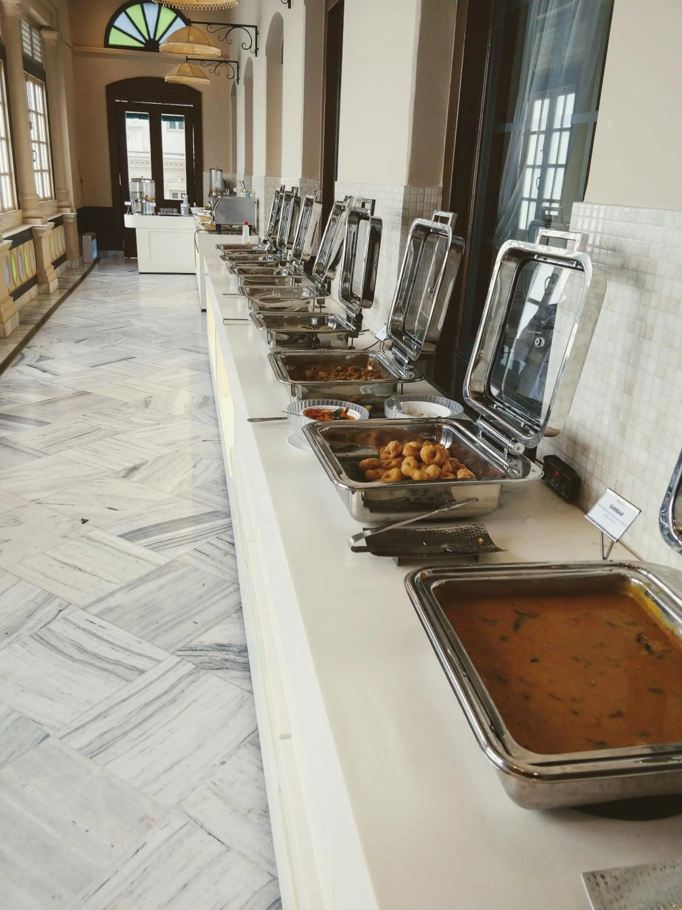 Breakfast in Hotel Surya, Kaiser Palace