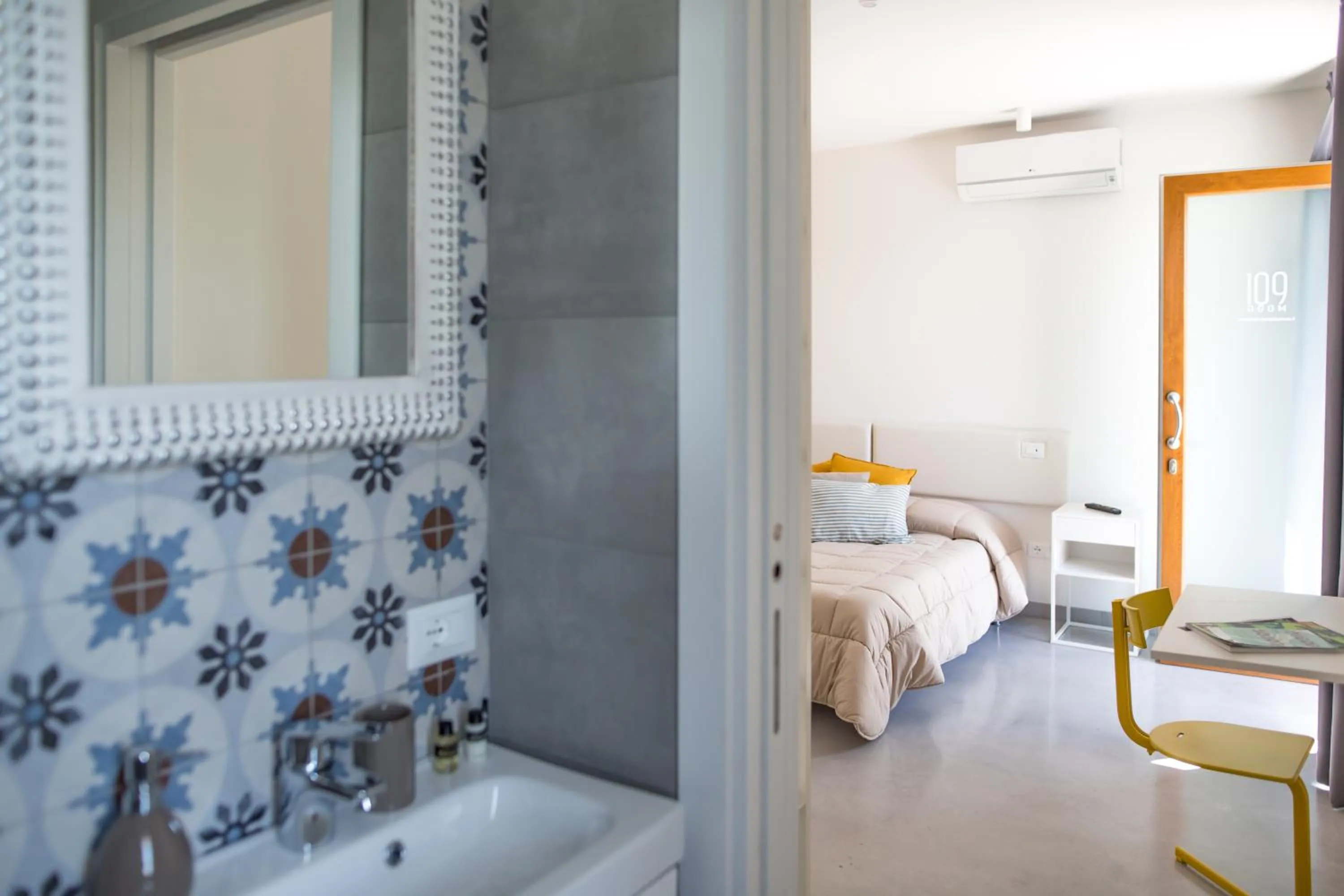 Bathroom, Bed in Guest House Bella Onda