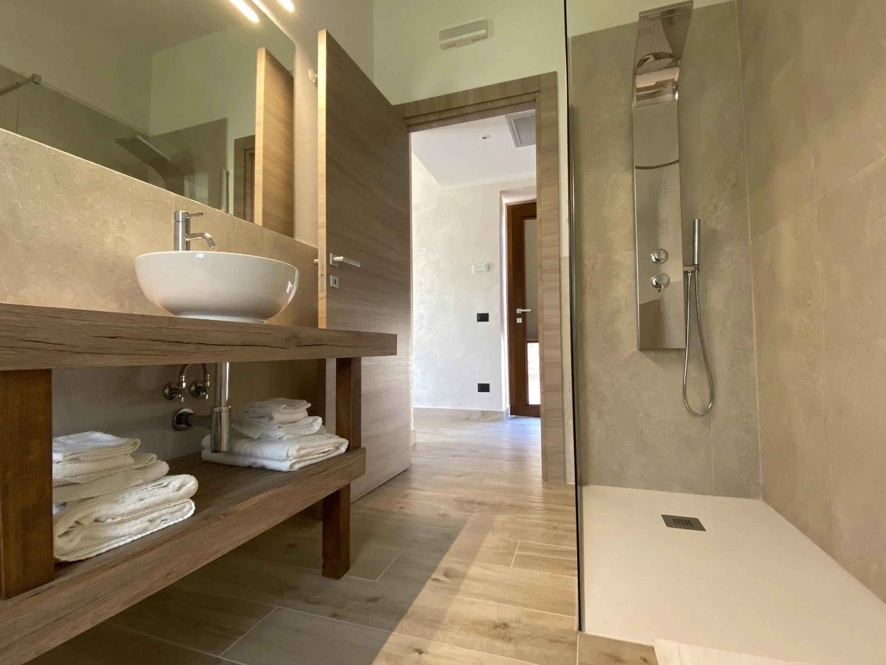 Shower in Fattoria Pianetti