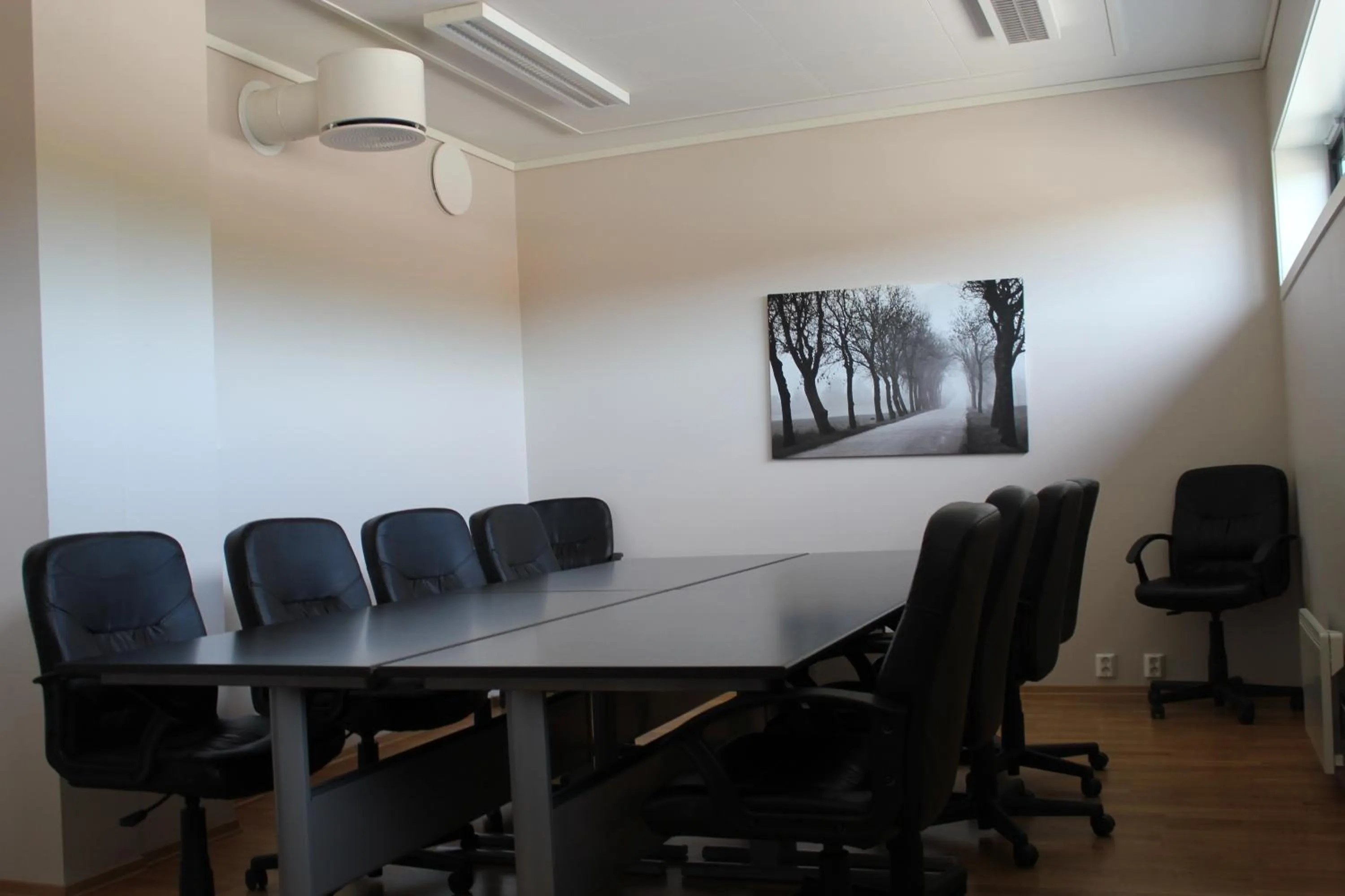 Business facilities in Heimat Brokelandsheia