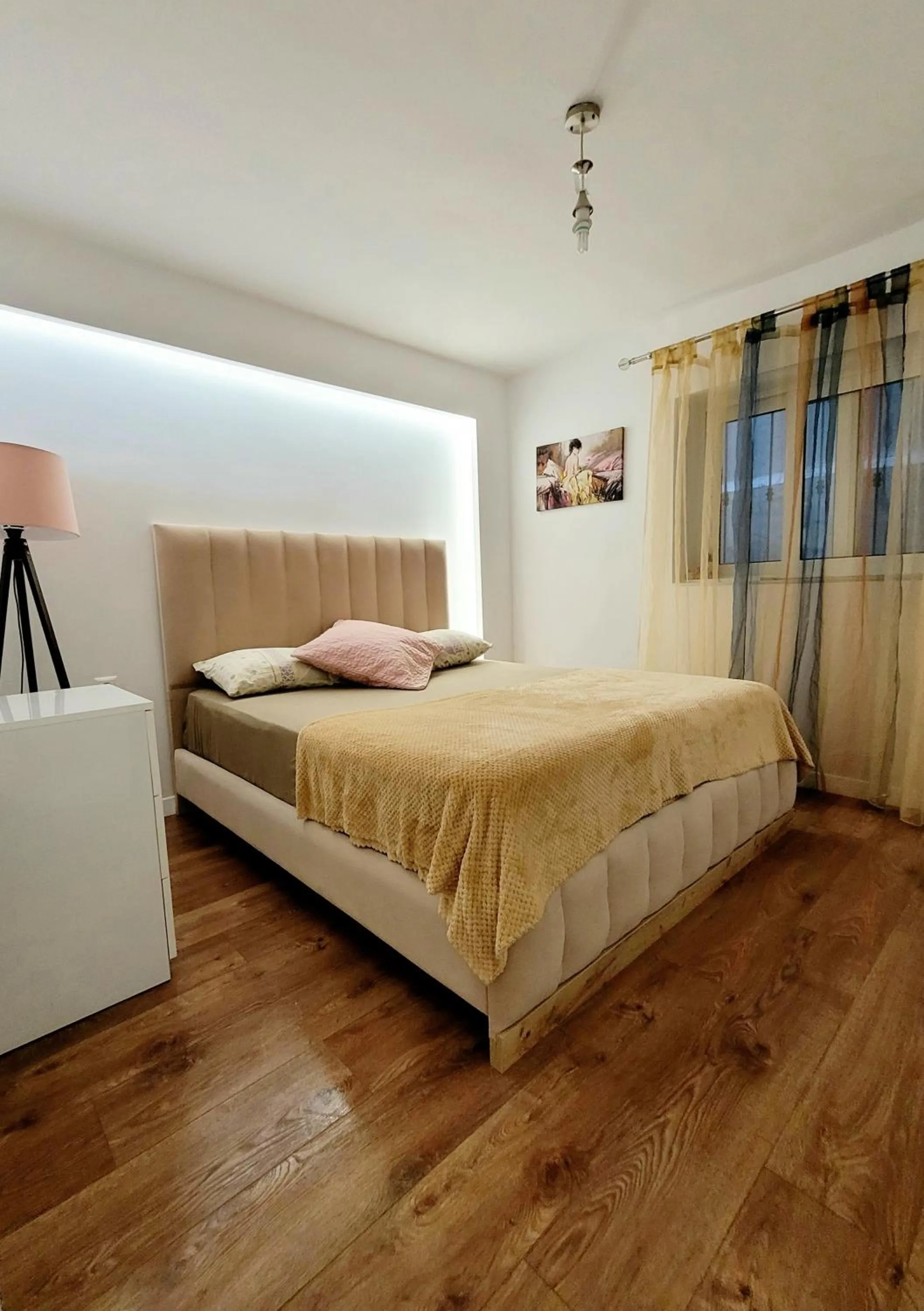 Bedroom, Bed in Loi apartment