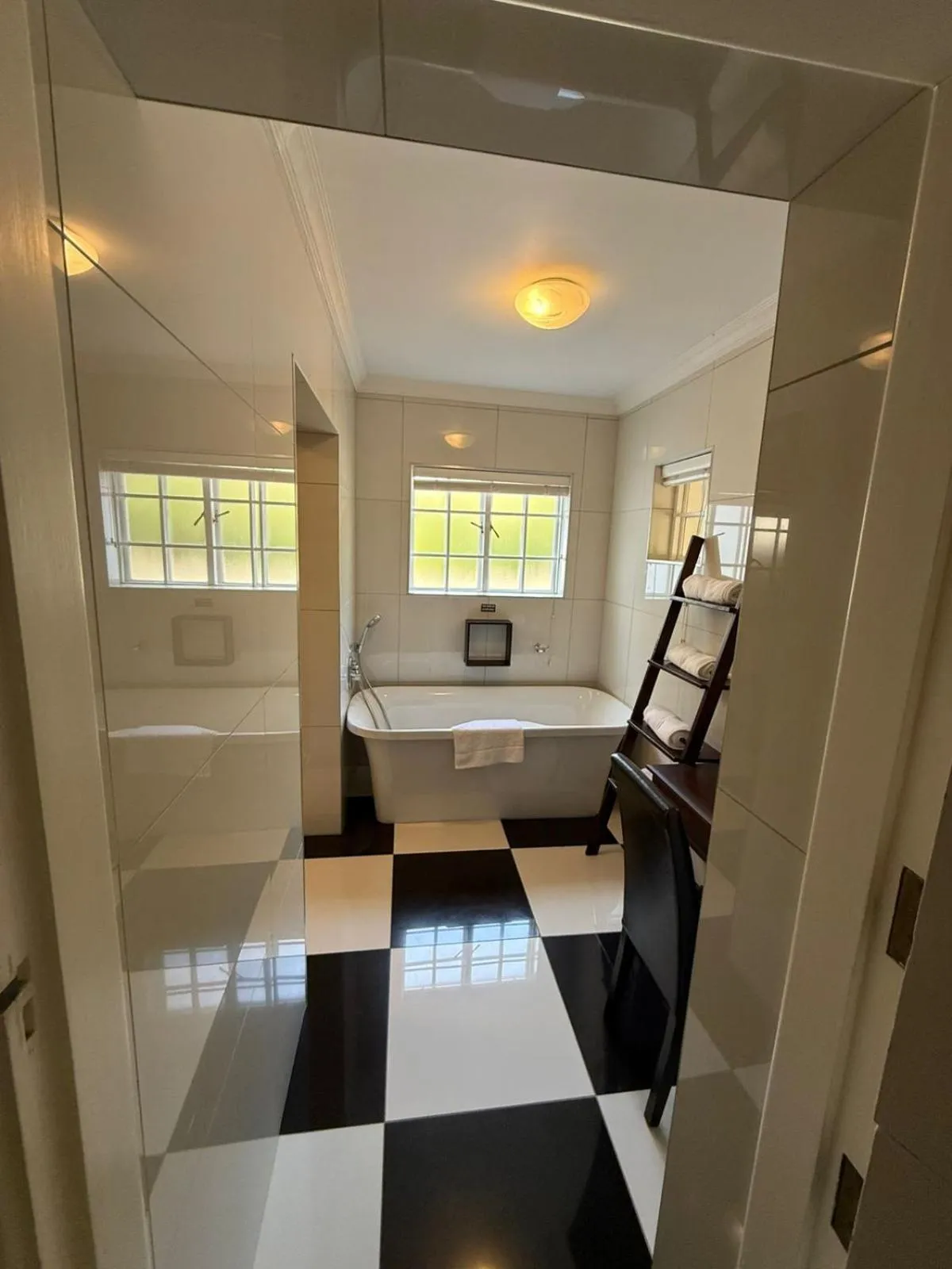 Bathroom, Bed in Forest Hall Guest House