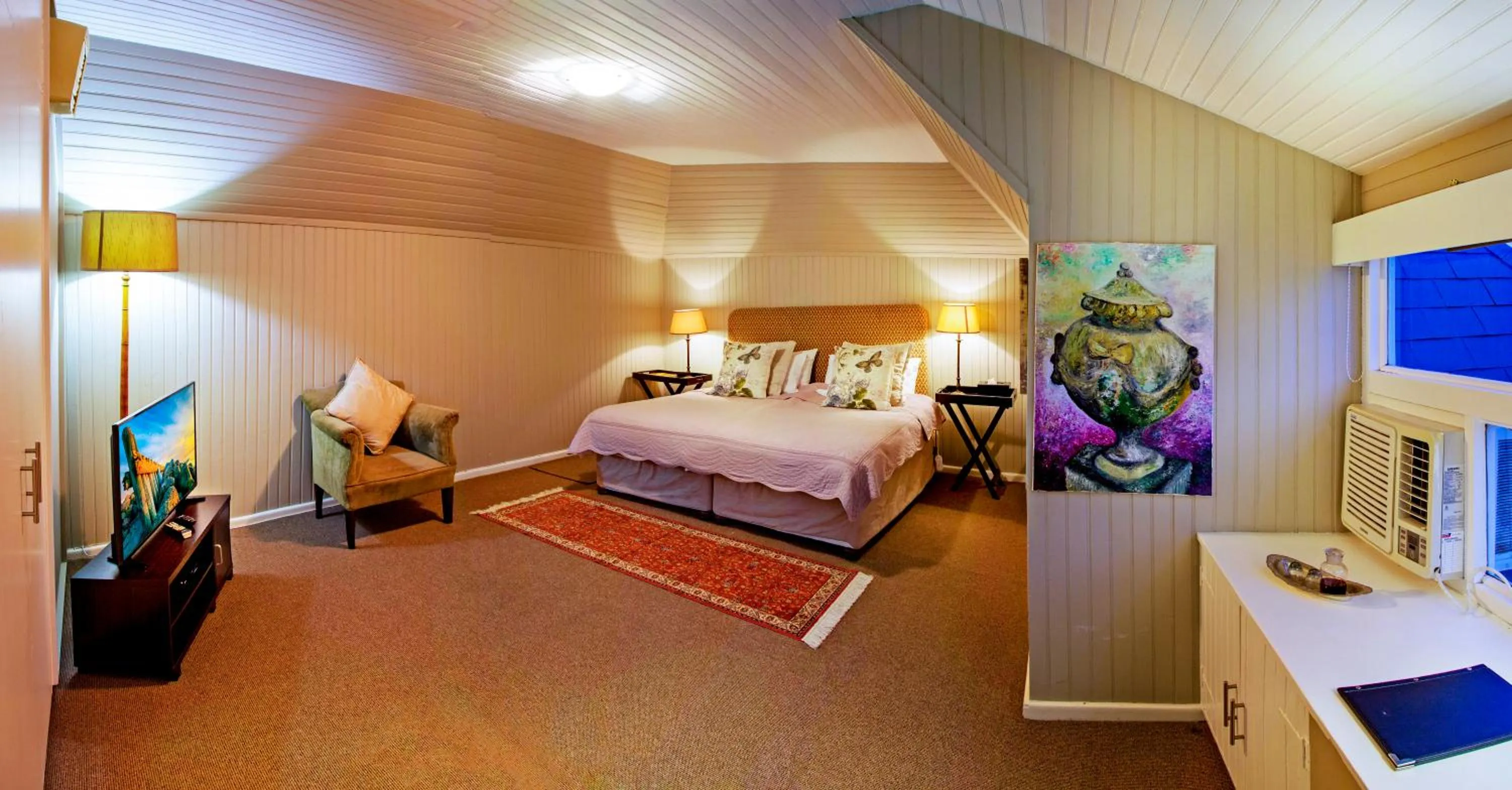 Bedroom, Bed in Forest Hall Guest House