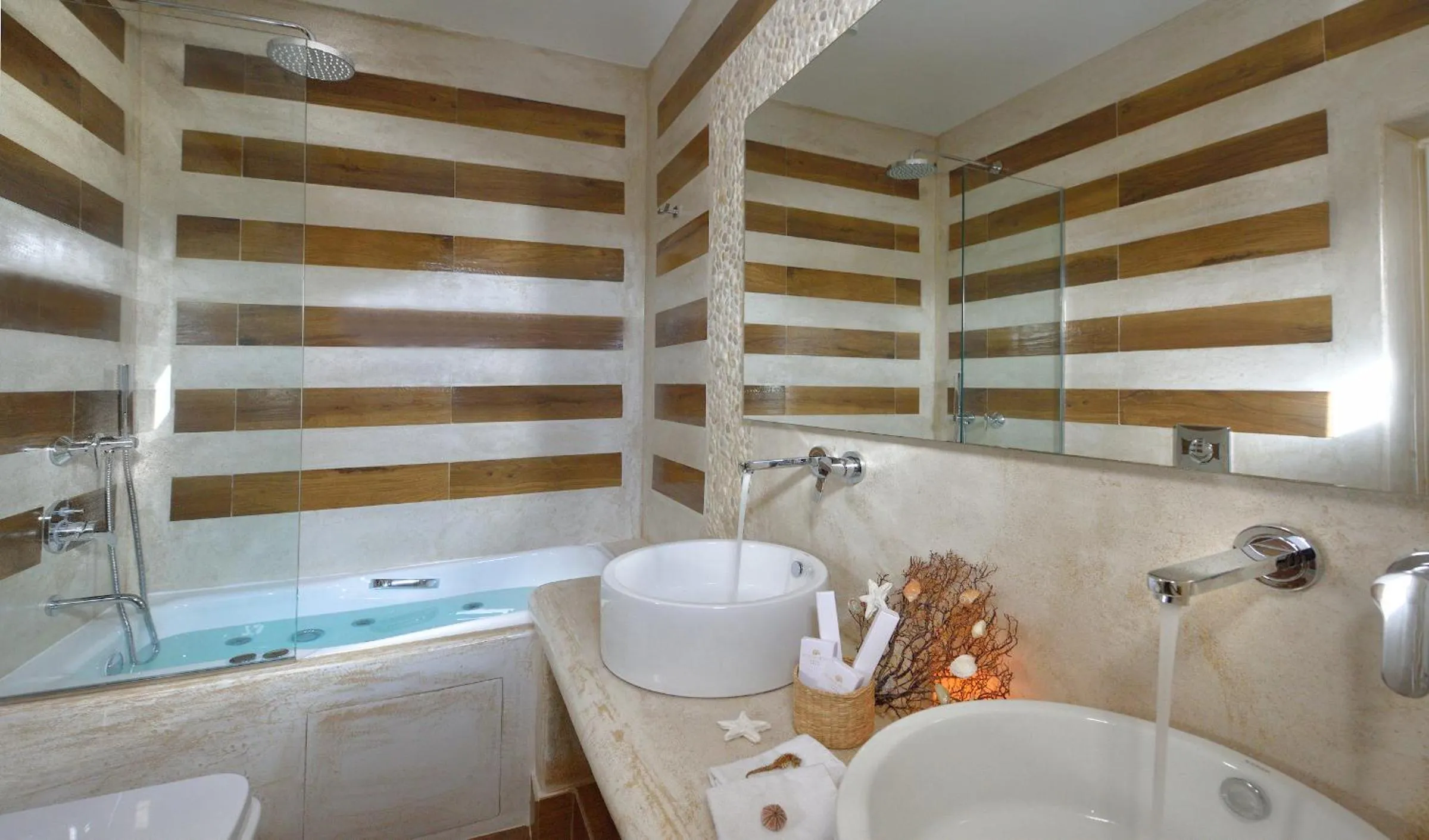 Property building in Jenny's Summer Houses