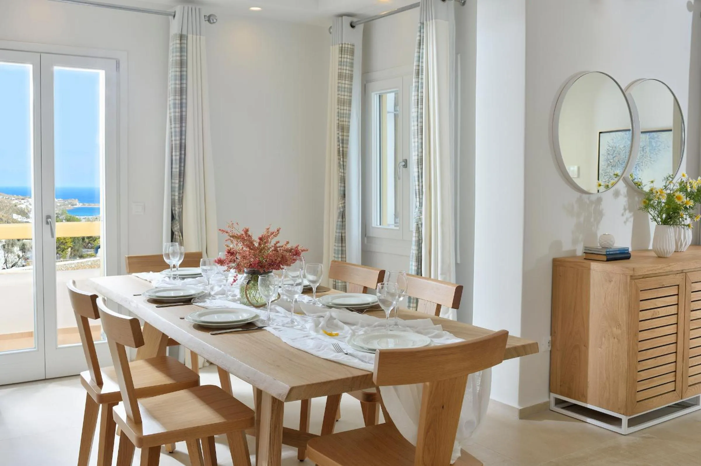 Dining area in Jenny's Summer Houses
