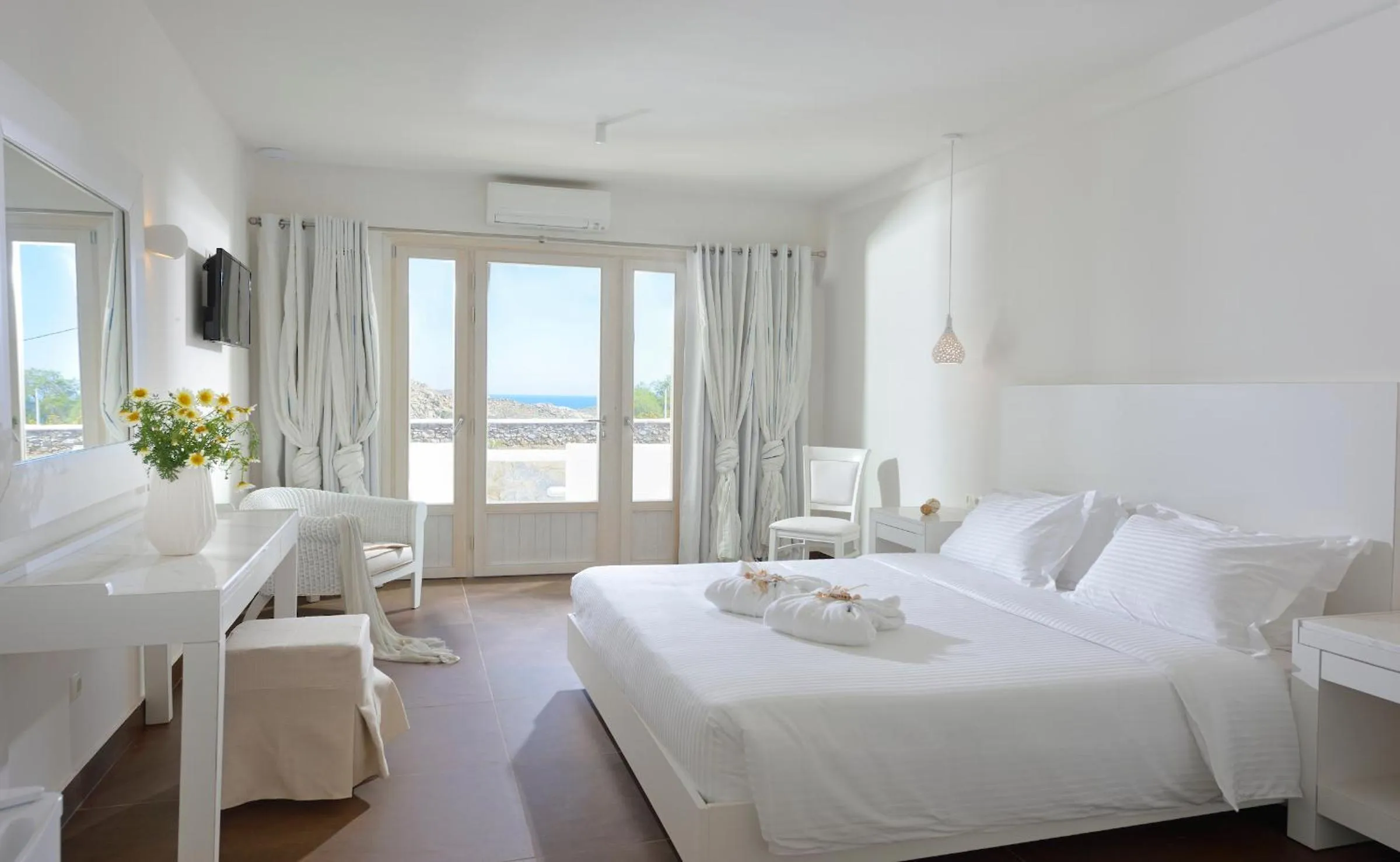 Property building, Bed in Jenny's Summer Houses