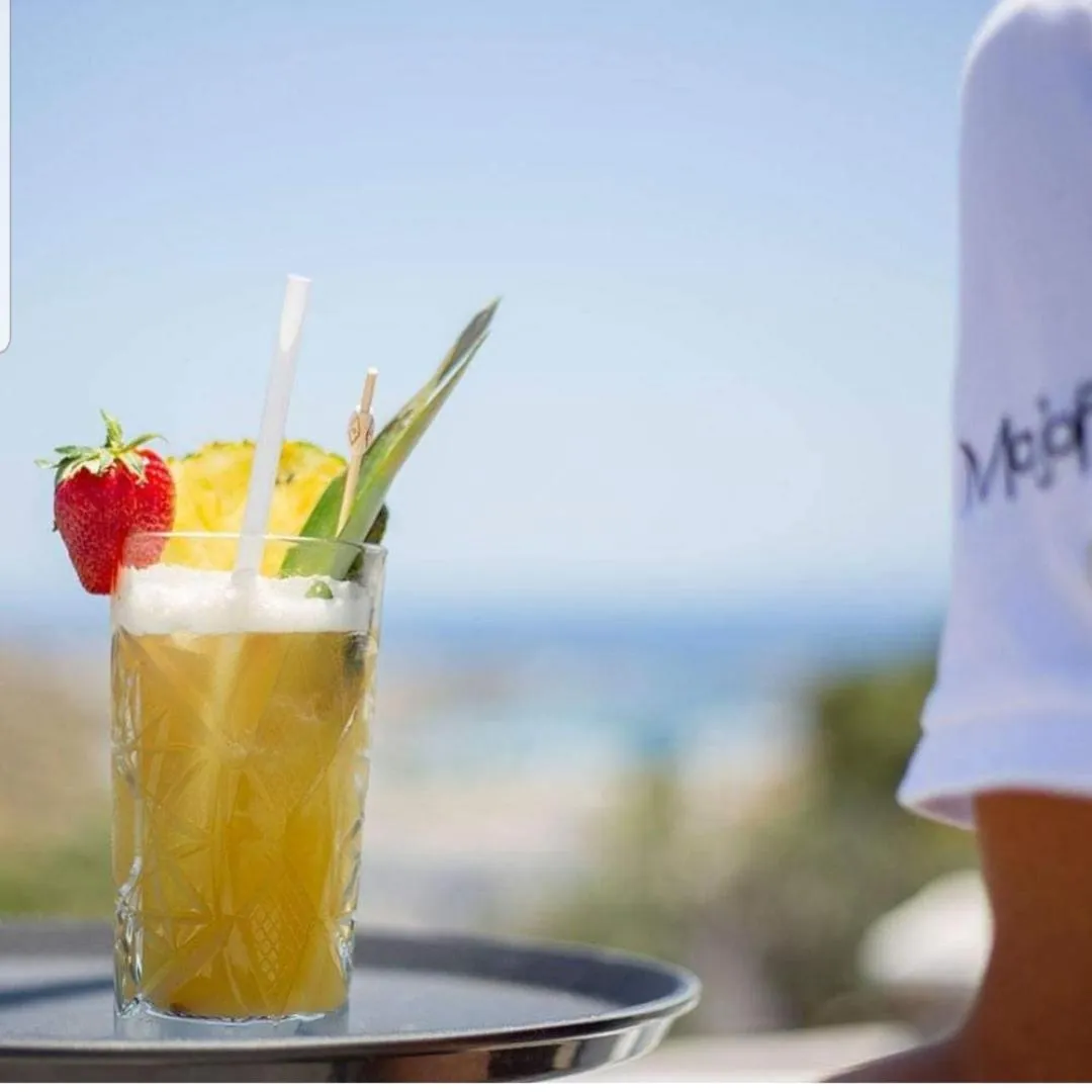 Drinks in Jenny's Summer Houses