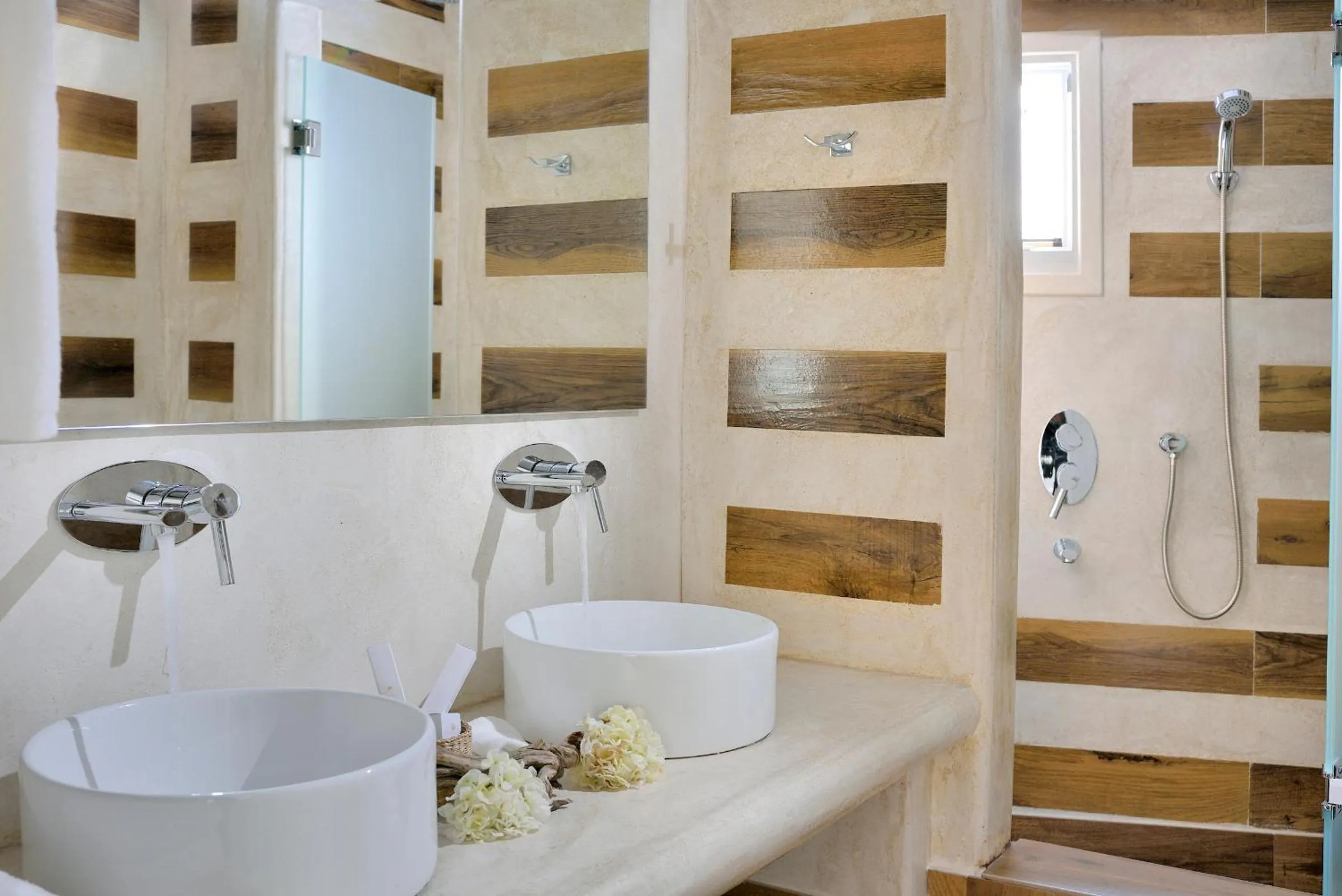 Property building in Jenny's Summer Houses