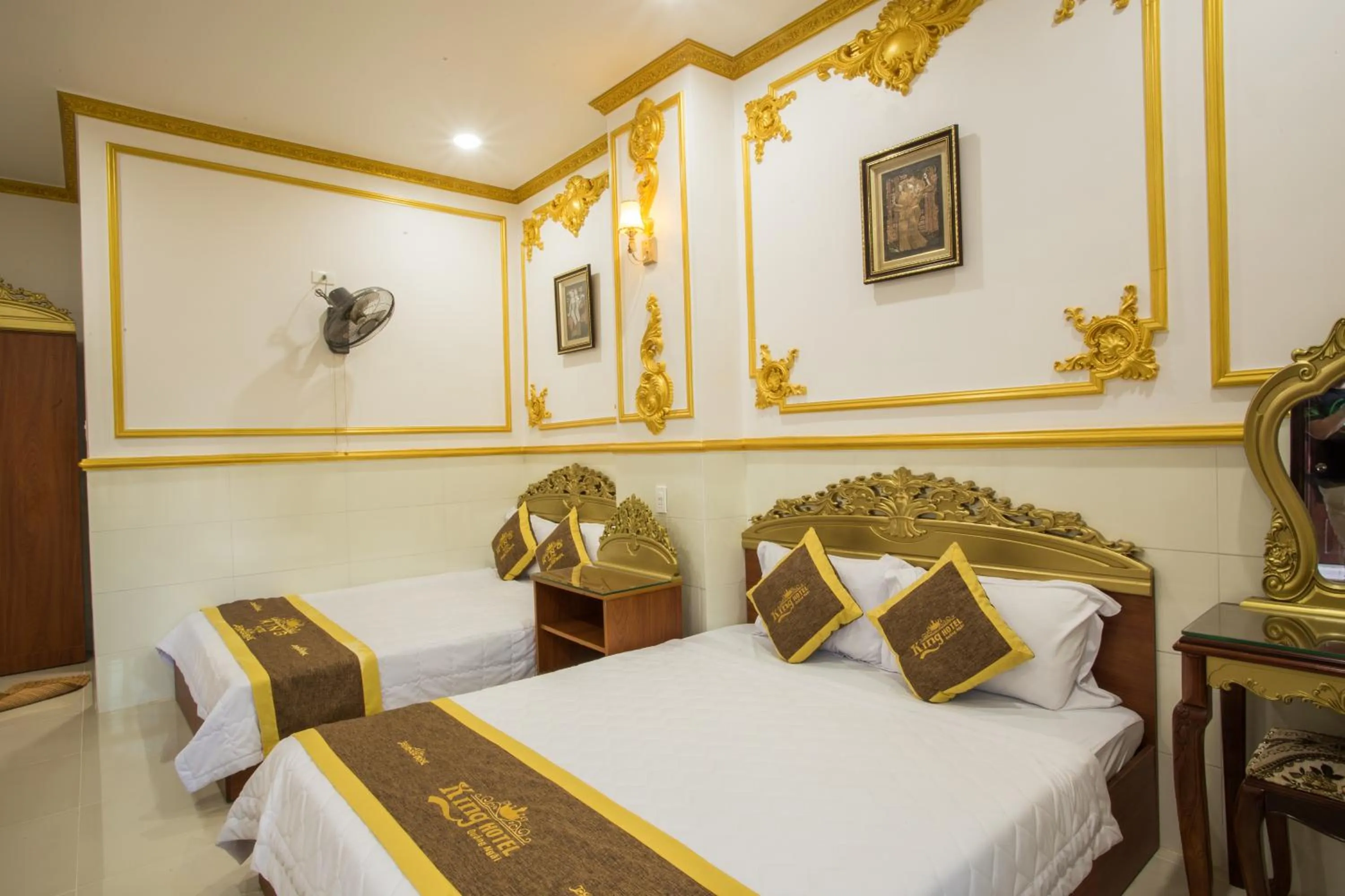 Bed in King Hotel Quang Ngai