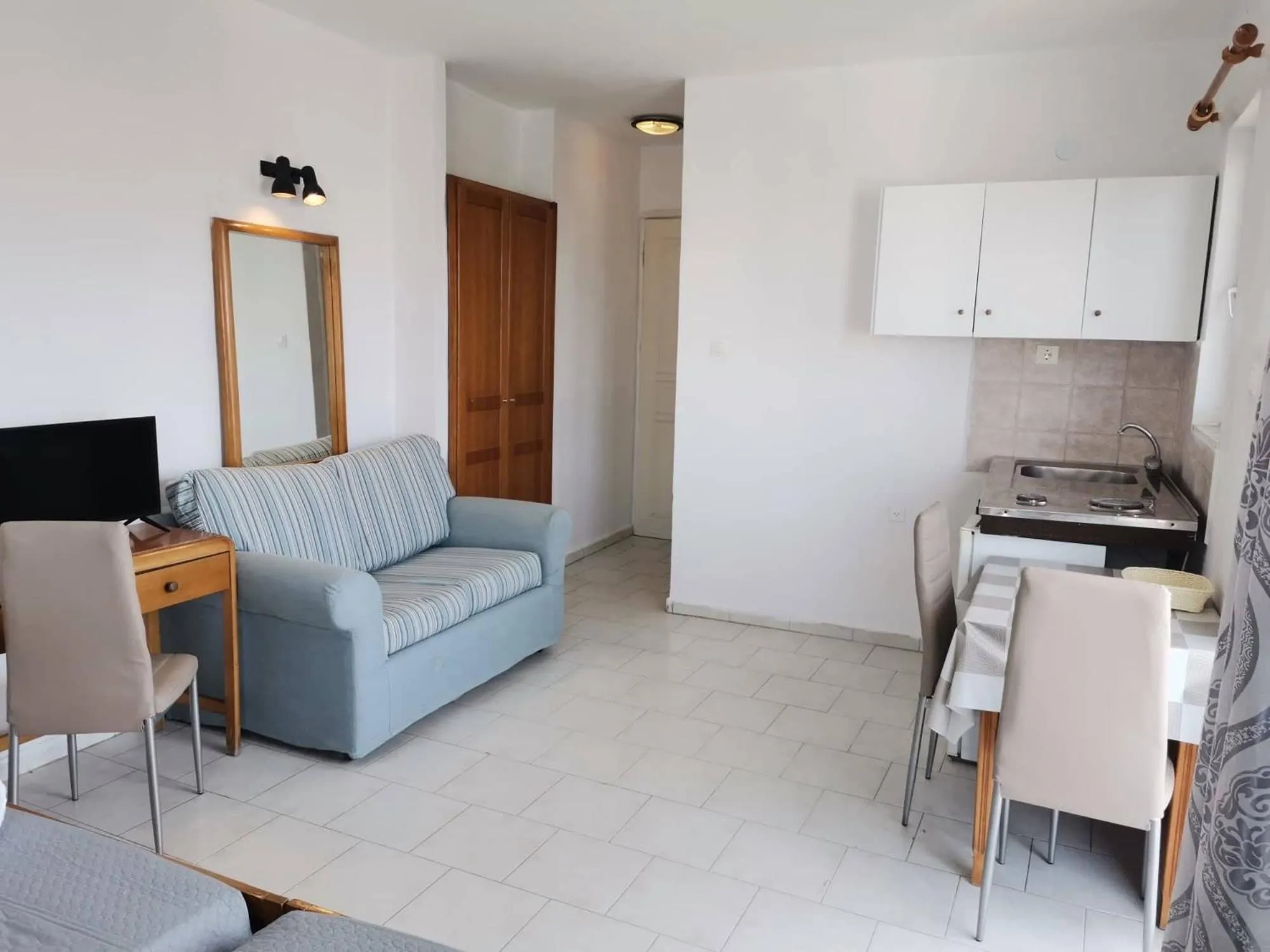 TV and multimedia in Pantheon Apartments Kos Town