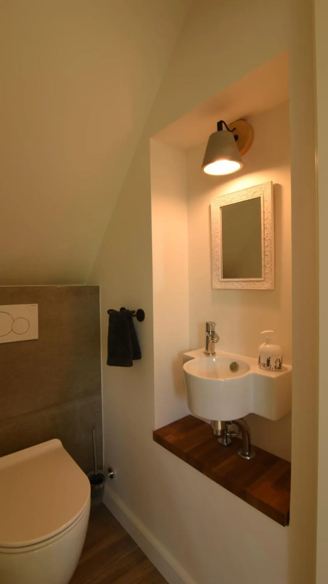 Toilet in B&B Eikenlaan 12