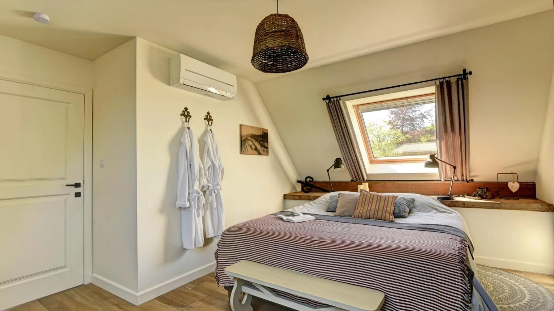 Bedroom, Bed in B&B Eikenlaan 12