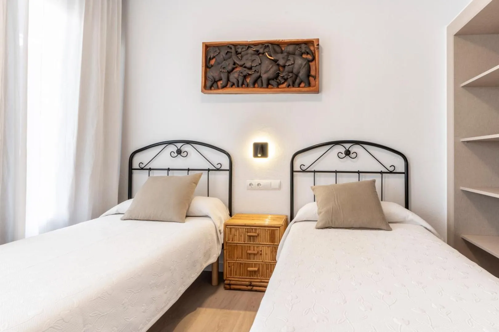 Bedroom, Bed in Apartamentos Cel Blau