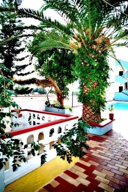 Garden in Eleni Apartments