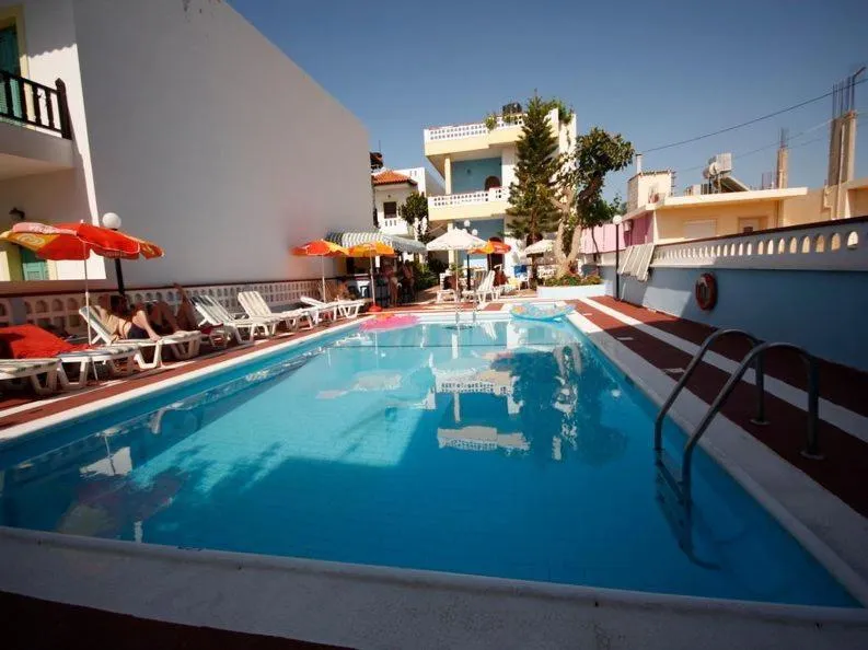 Swimming pool in Eleni Apartments