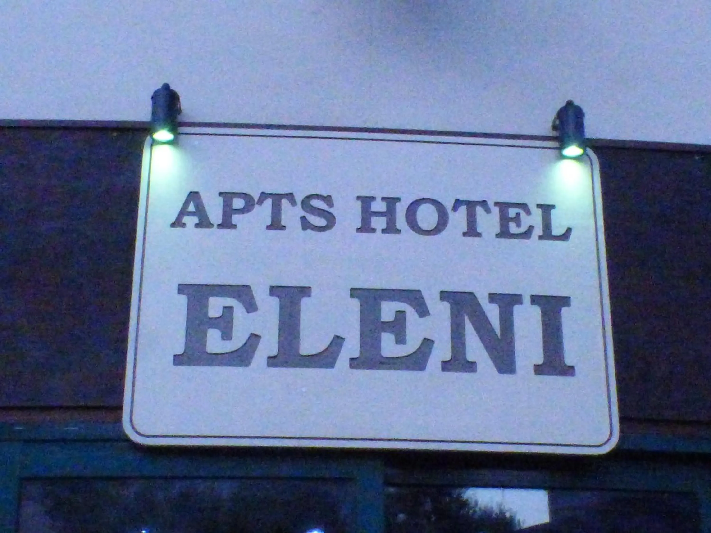 Eleni Apartments