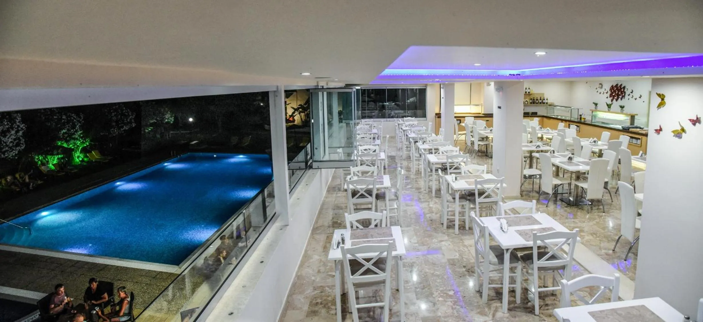 Dining area in Vallian Village Hotel