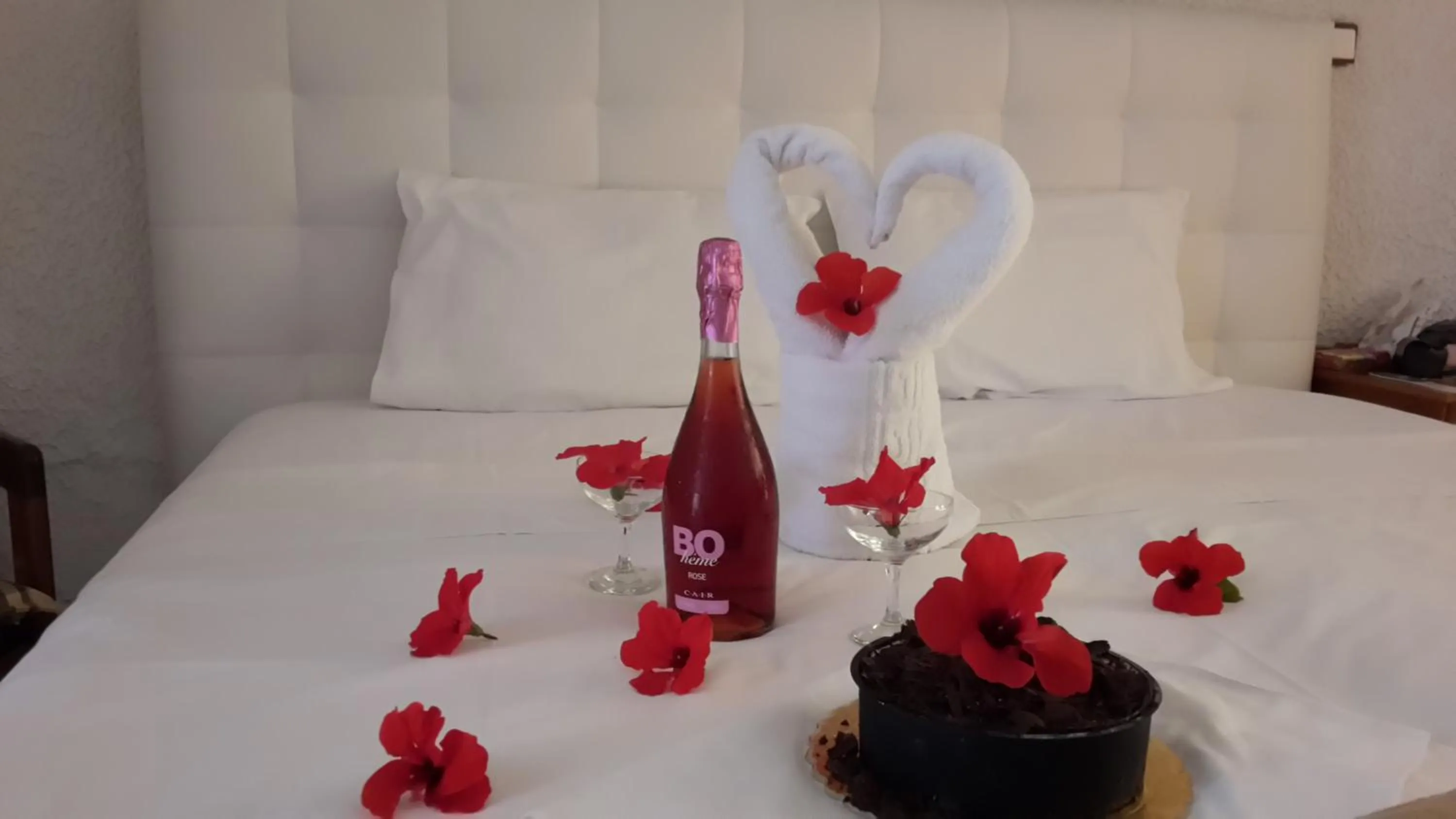 Alcoholic drinks in Vallian Village Hotel