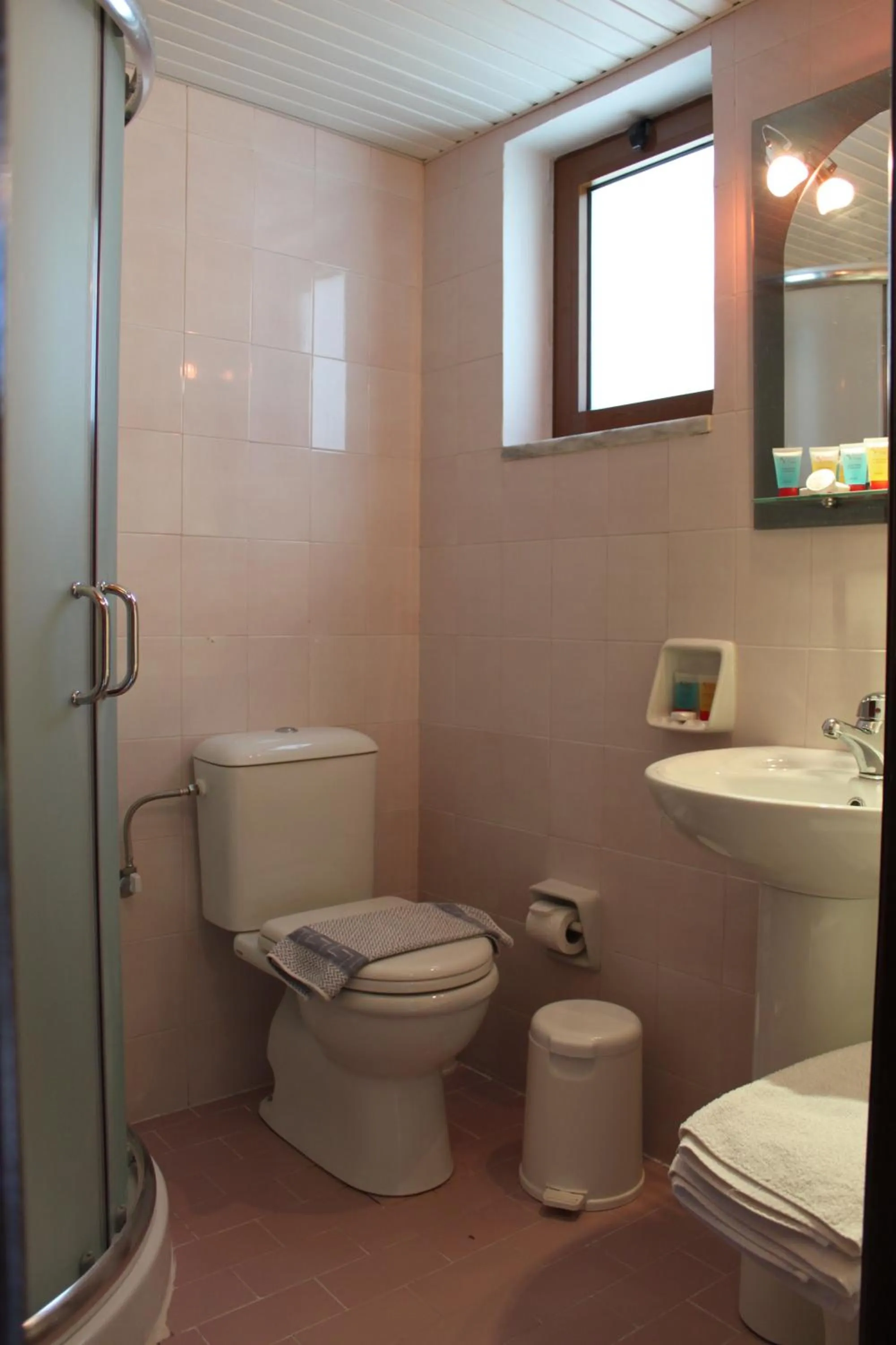 Bathroom in Vallian Village Hotel