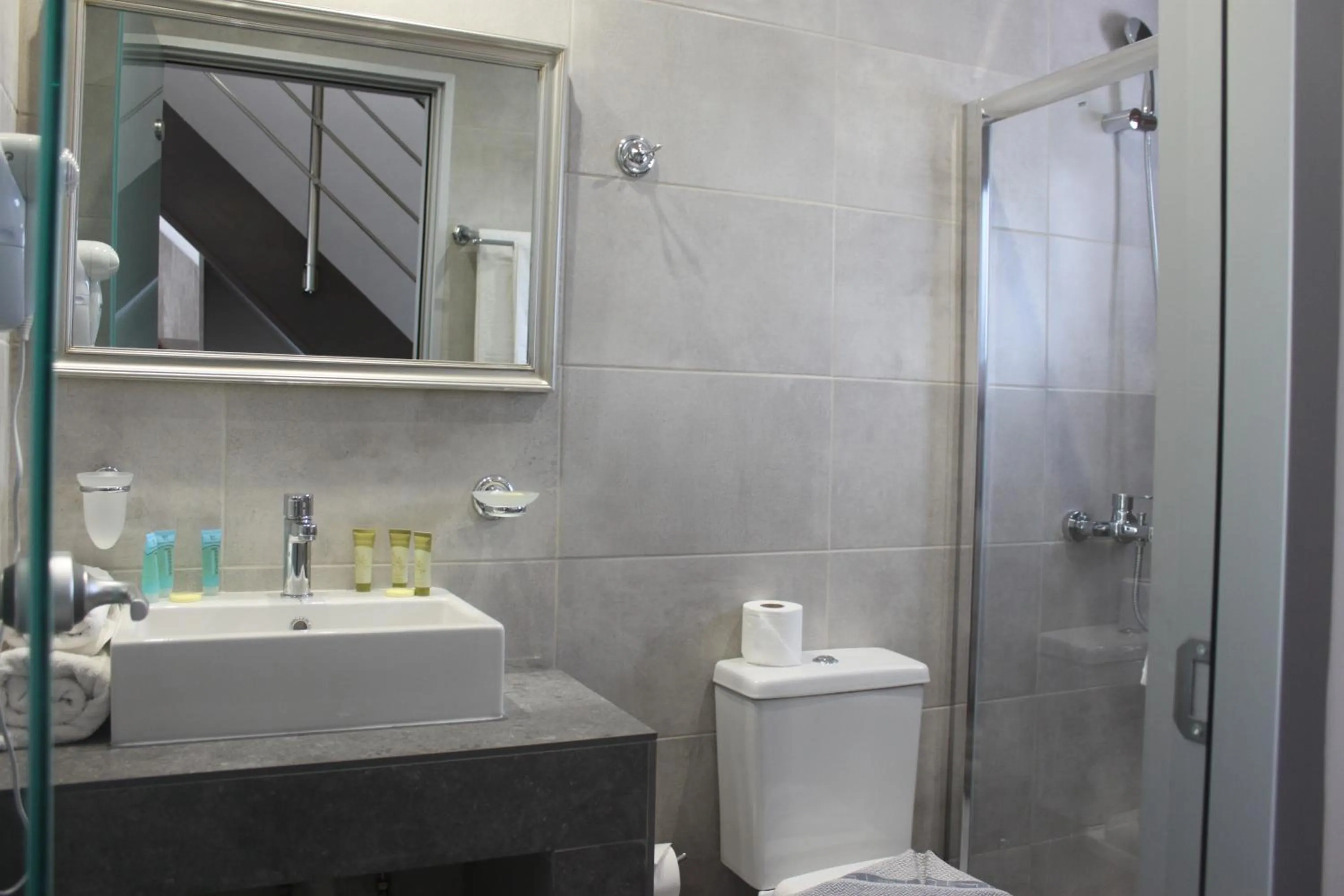 Vallian Village Hotel