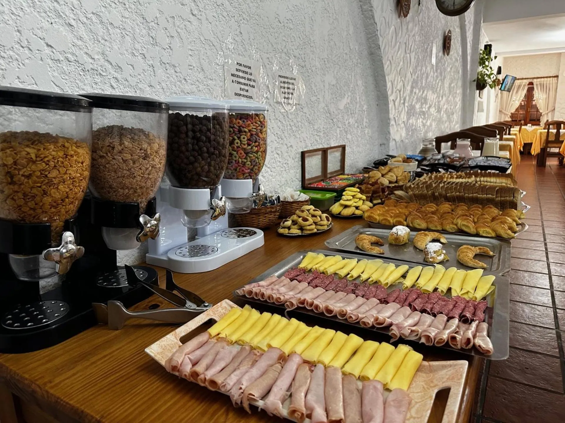 Buffet breakfast in Hotel Colonial