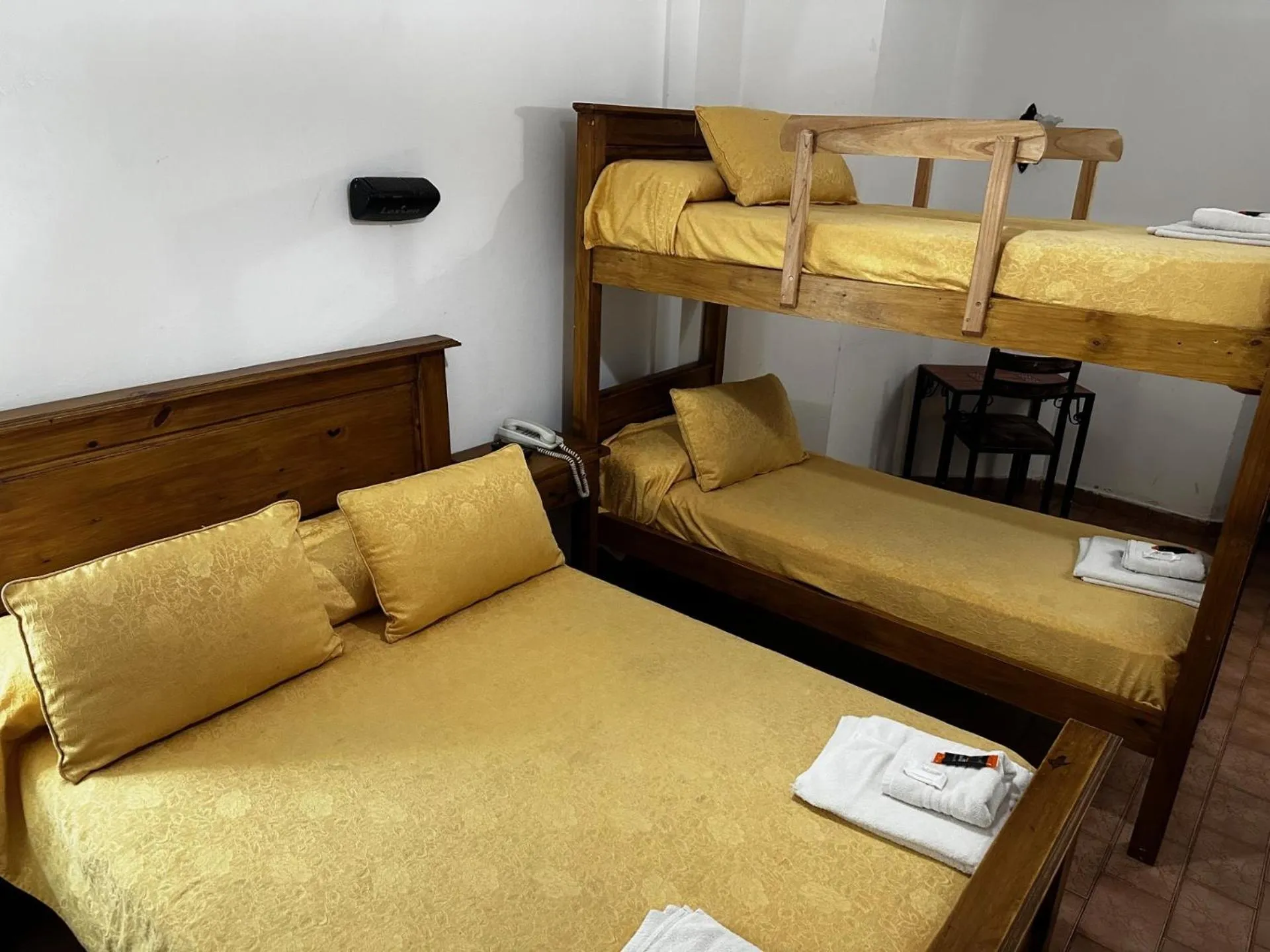 Photo of the whole room, Bed in Hotel Colonial