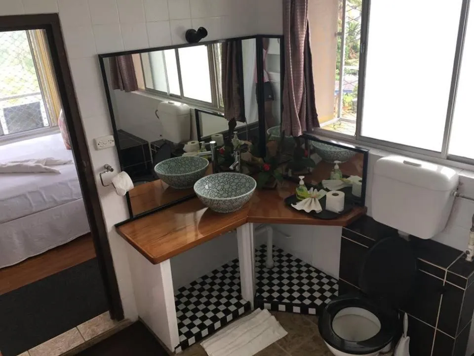 Bed in Tagimoucia House Hotel