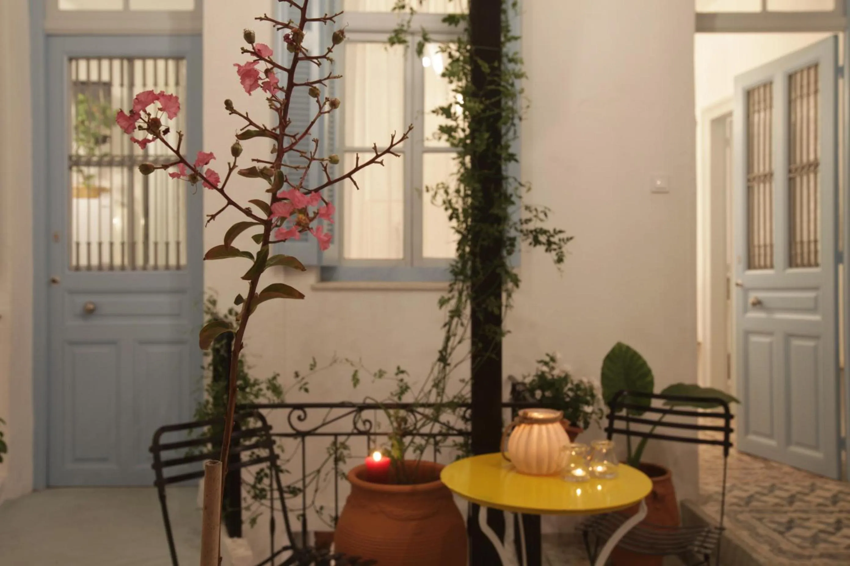 Balcony/Terrace in Live in Athens, THISEIO Historic House