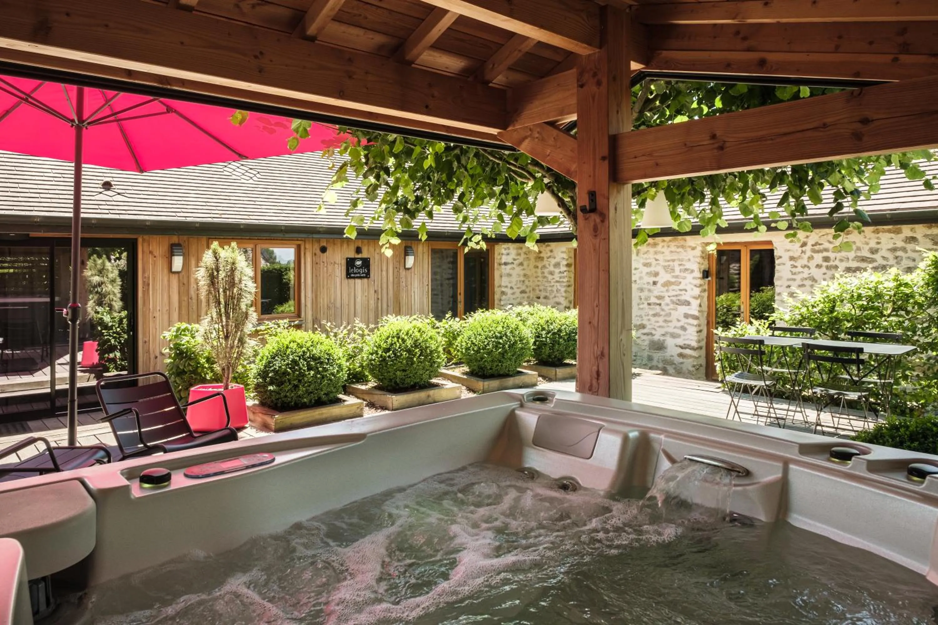 Le Domaine des Prés Verts Suites & Chambres avec Jacuzzi Privatif