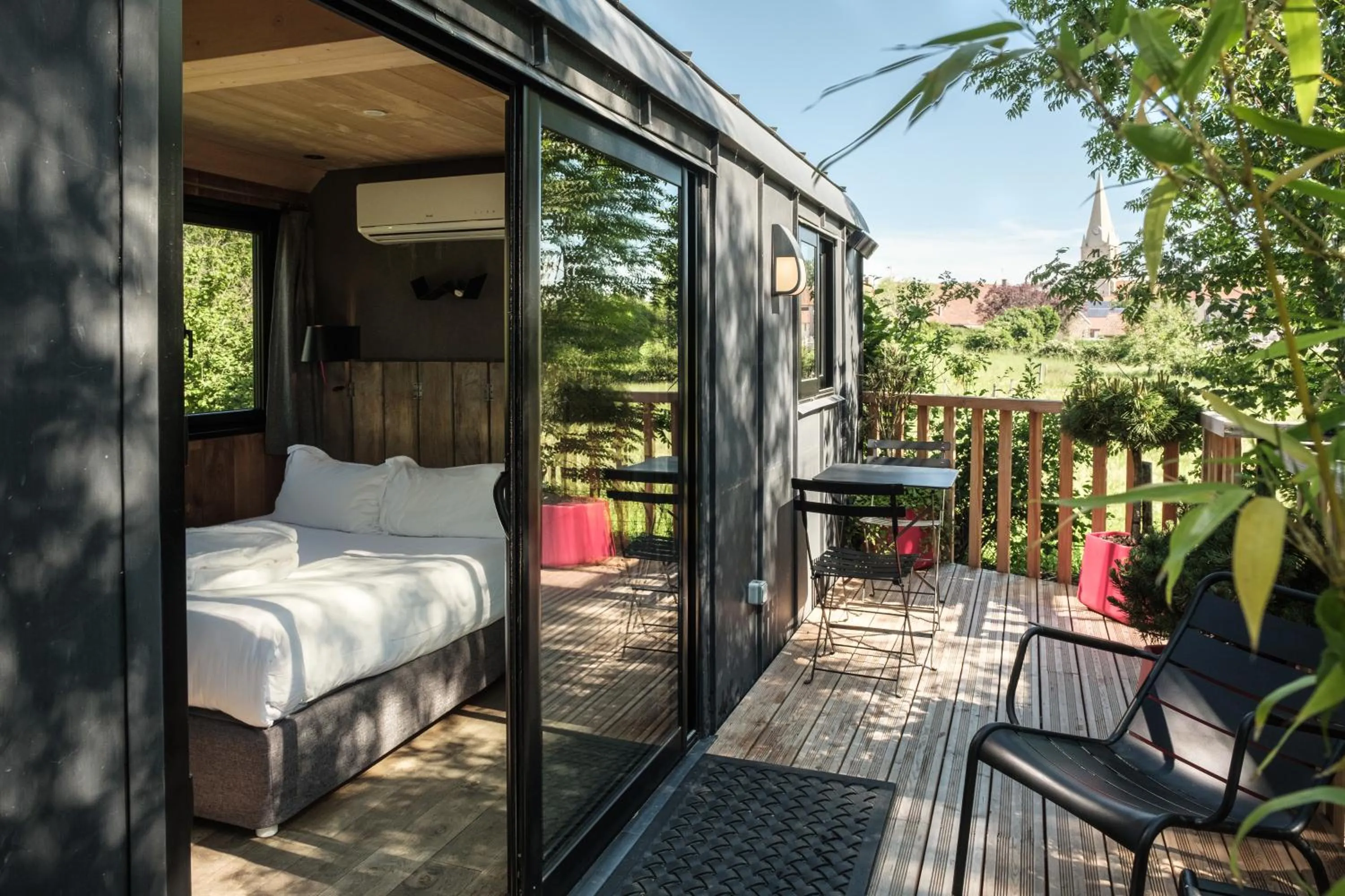 Bed in Le Domaine des Prés Verts Suites & Chambres avec Jacuzzi Privatif