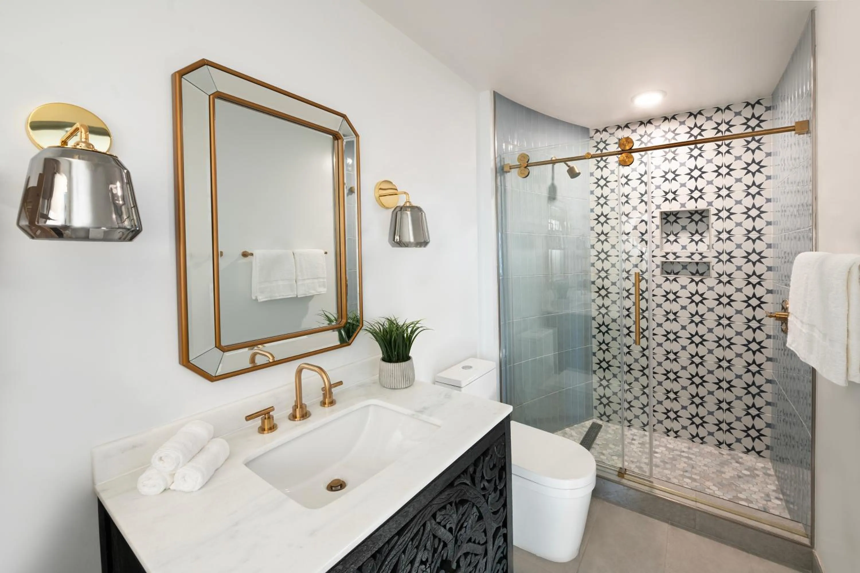 Shower in Cardiff By The Sea Lodge