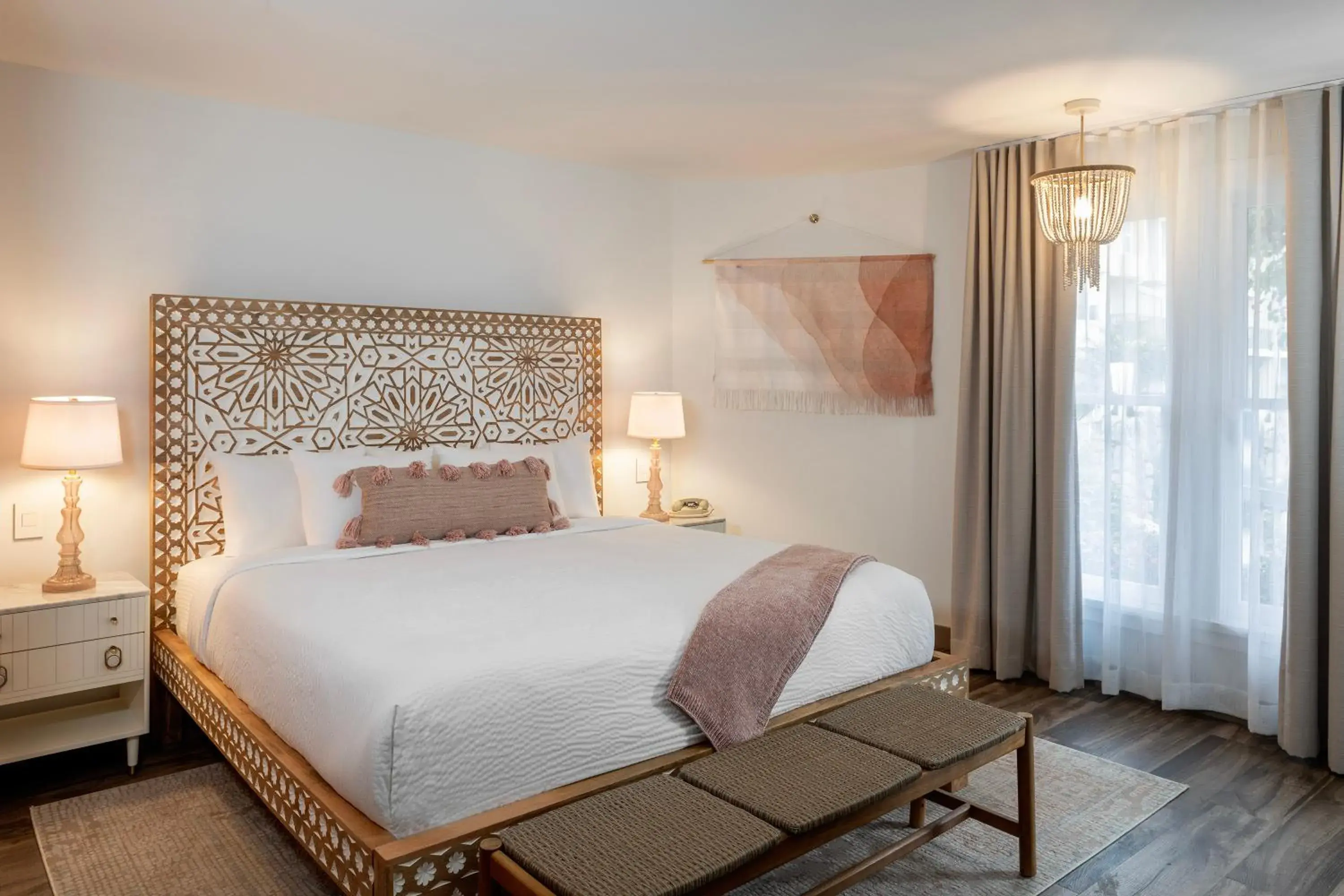 King Room - Disability Access in Cardiff By The Sea Lodge King Room - Disability Access in Cardiff By The Sea Lodge