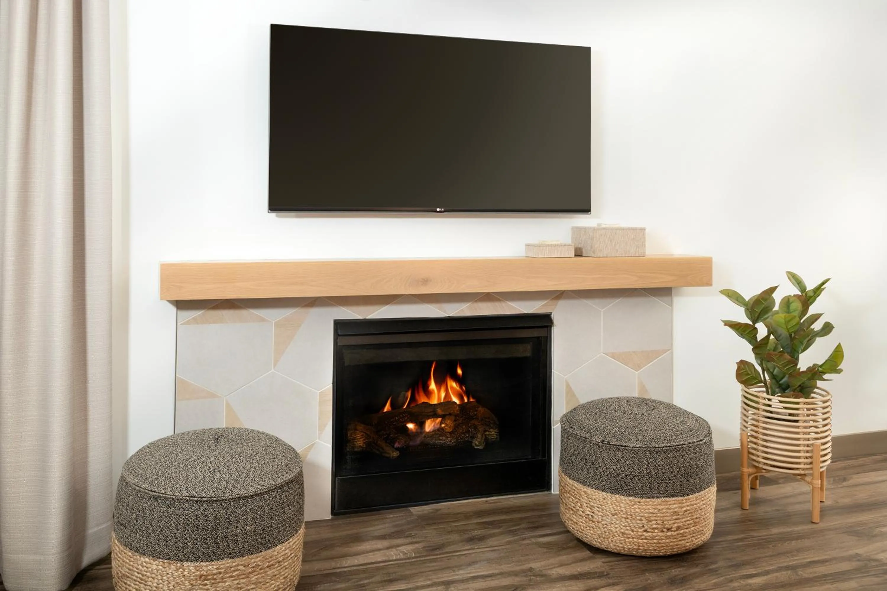 flat iron in Cardiff By The Sea Lodge