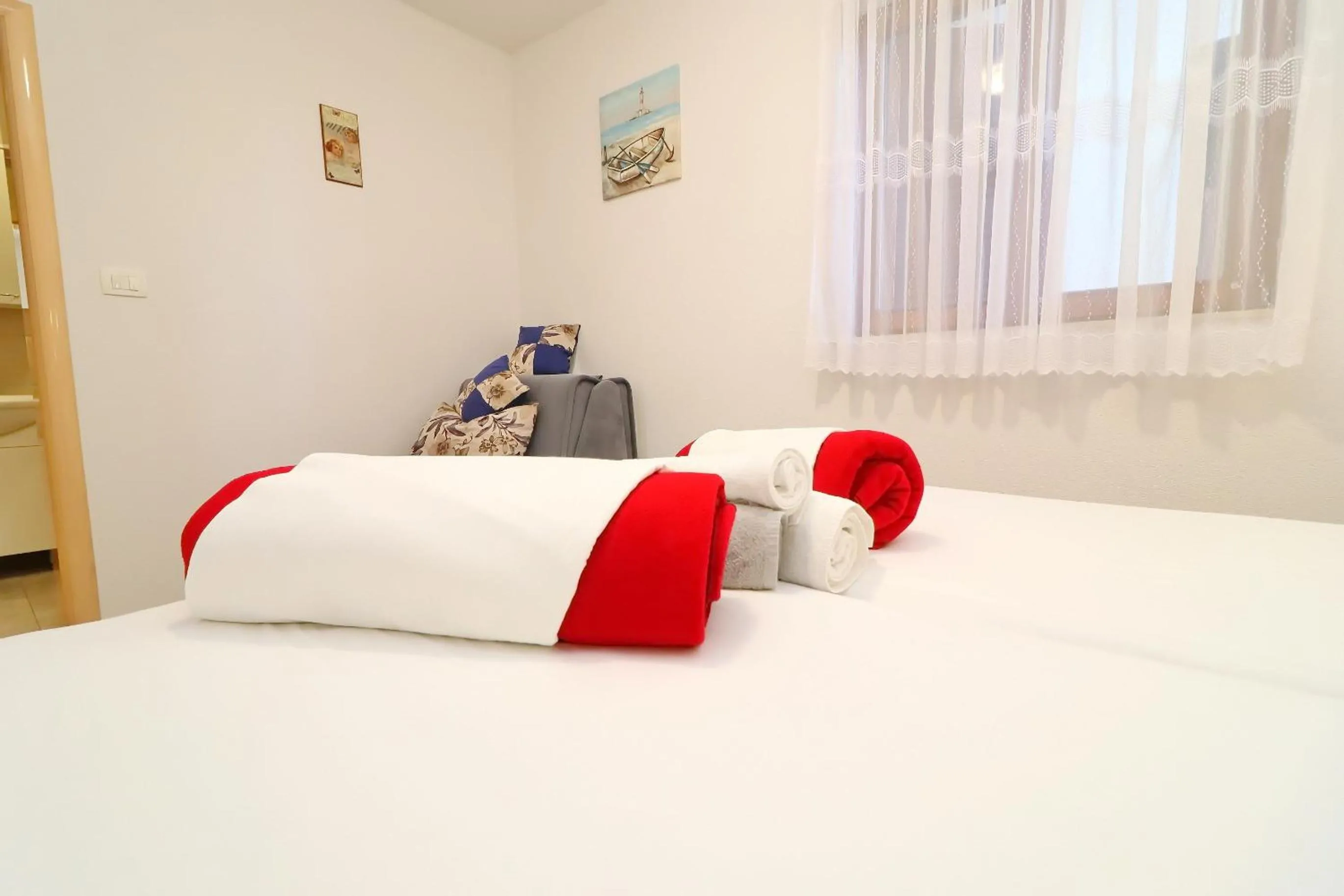 Bedroom, Bed in Seaside Apartments Hrkać