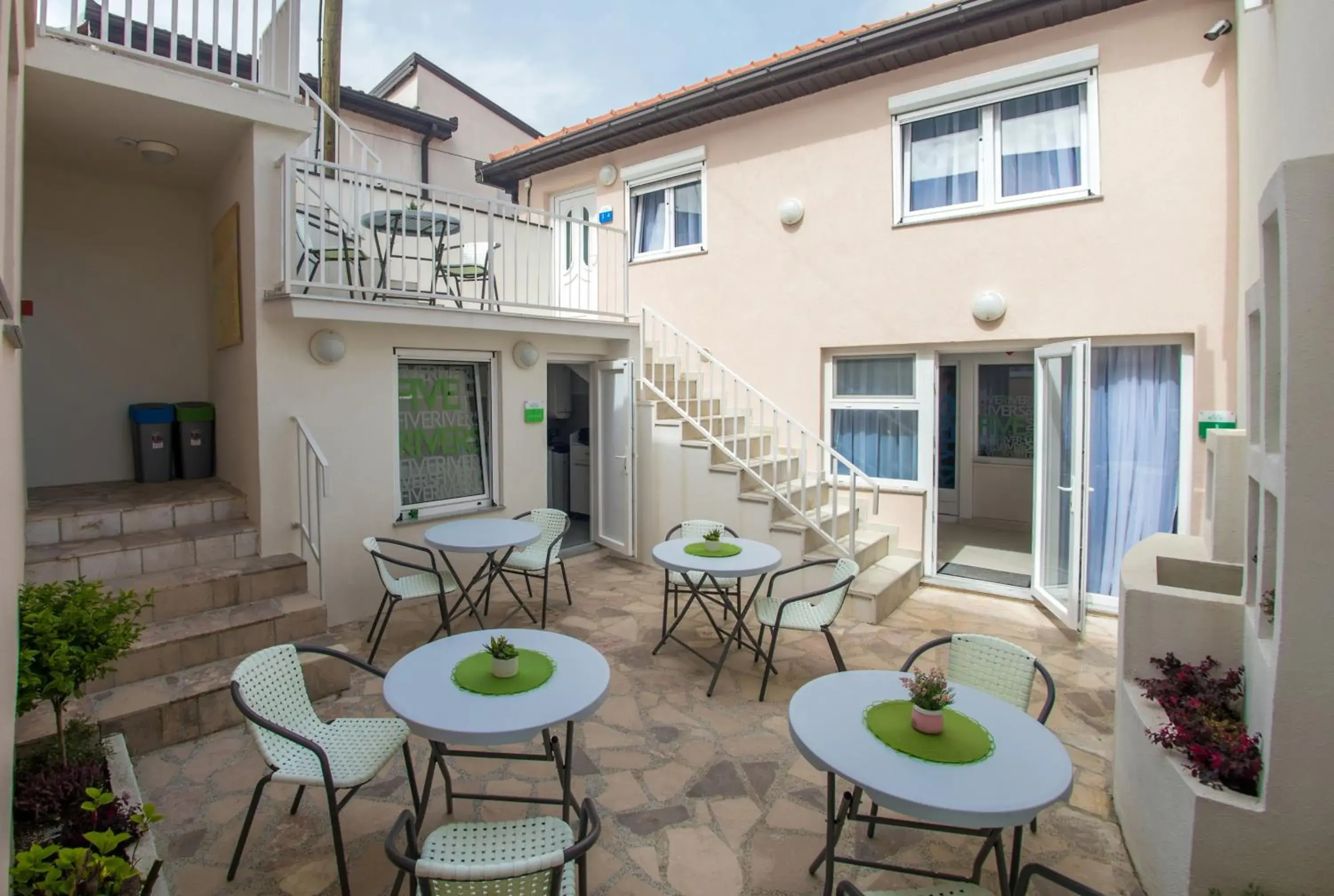 Superior Quadruple Room in Five Rivers Rooms Superior Quadruple Room in Five Rivers Rooms