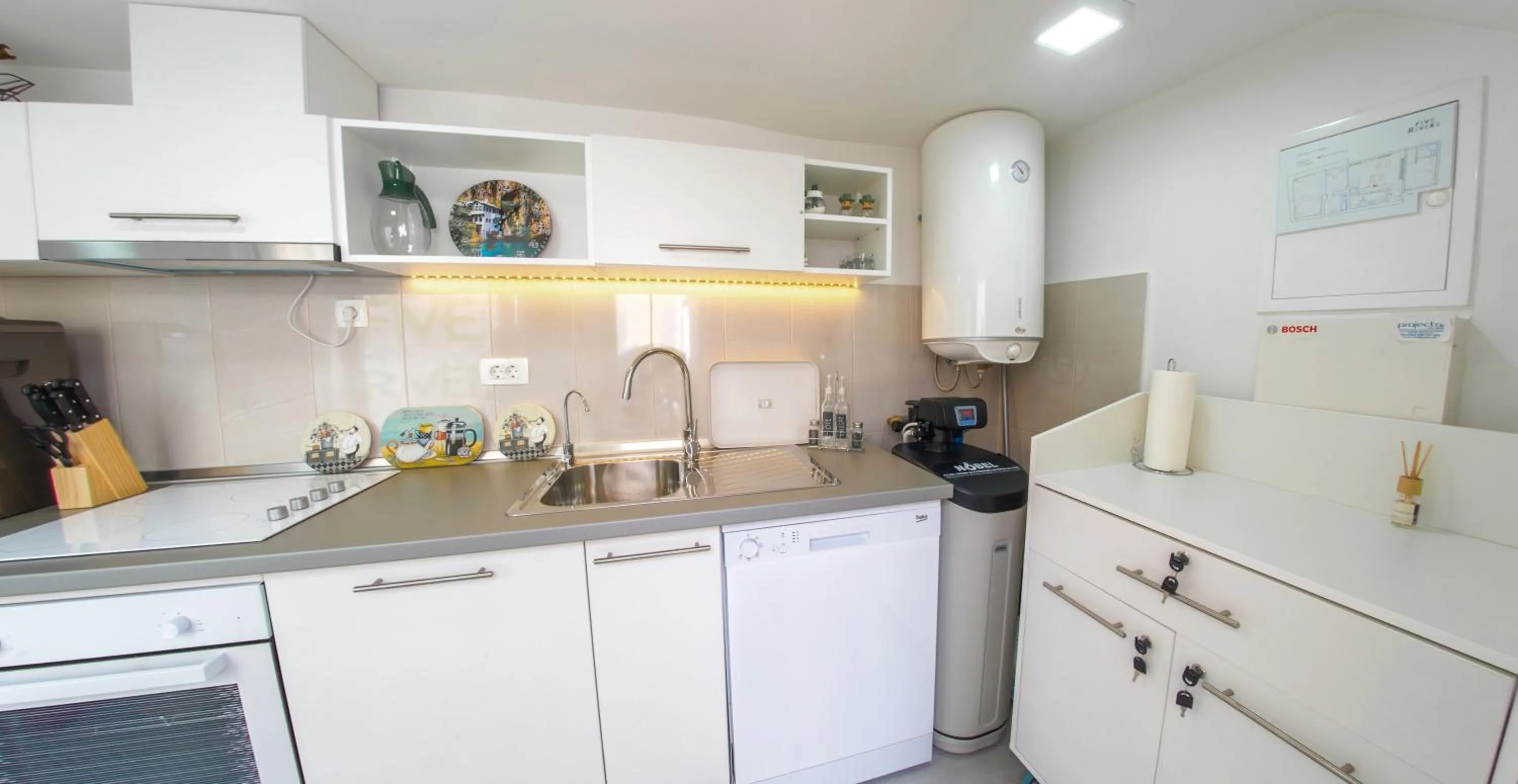 Coffee/tea facilities in Five Rivers Rooms