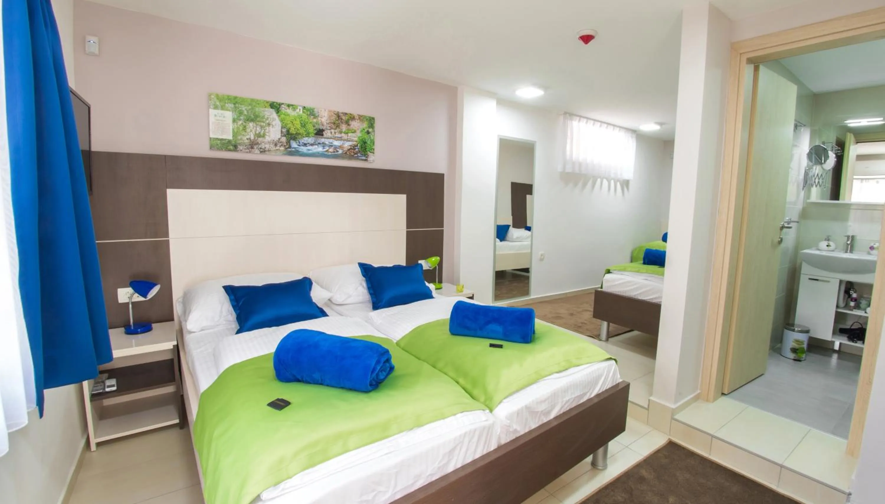 TV and multimedia, Bed in Five Rivers Rooms