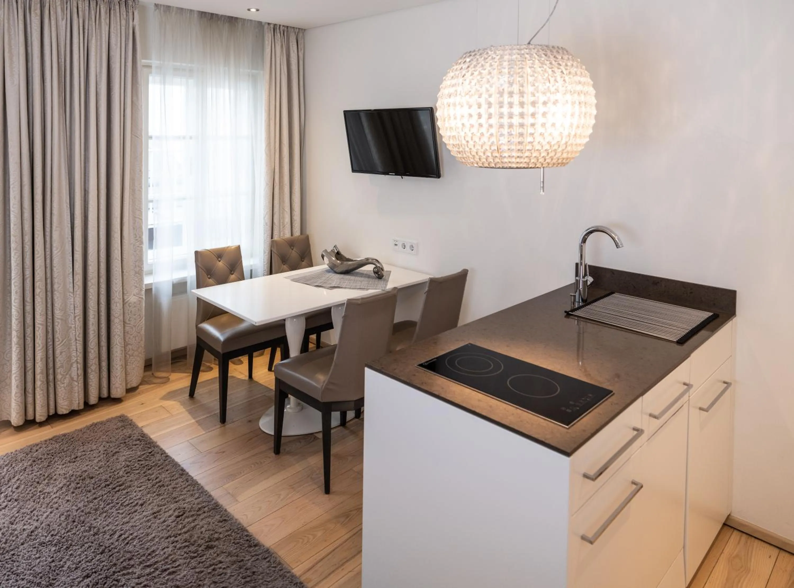 Dining area in Hapimag Ferienwohnungen Salzburg