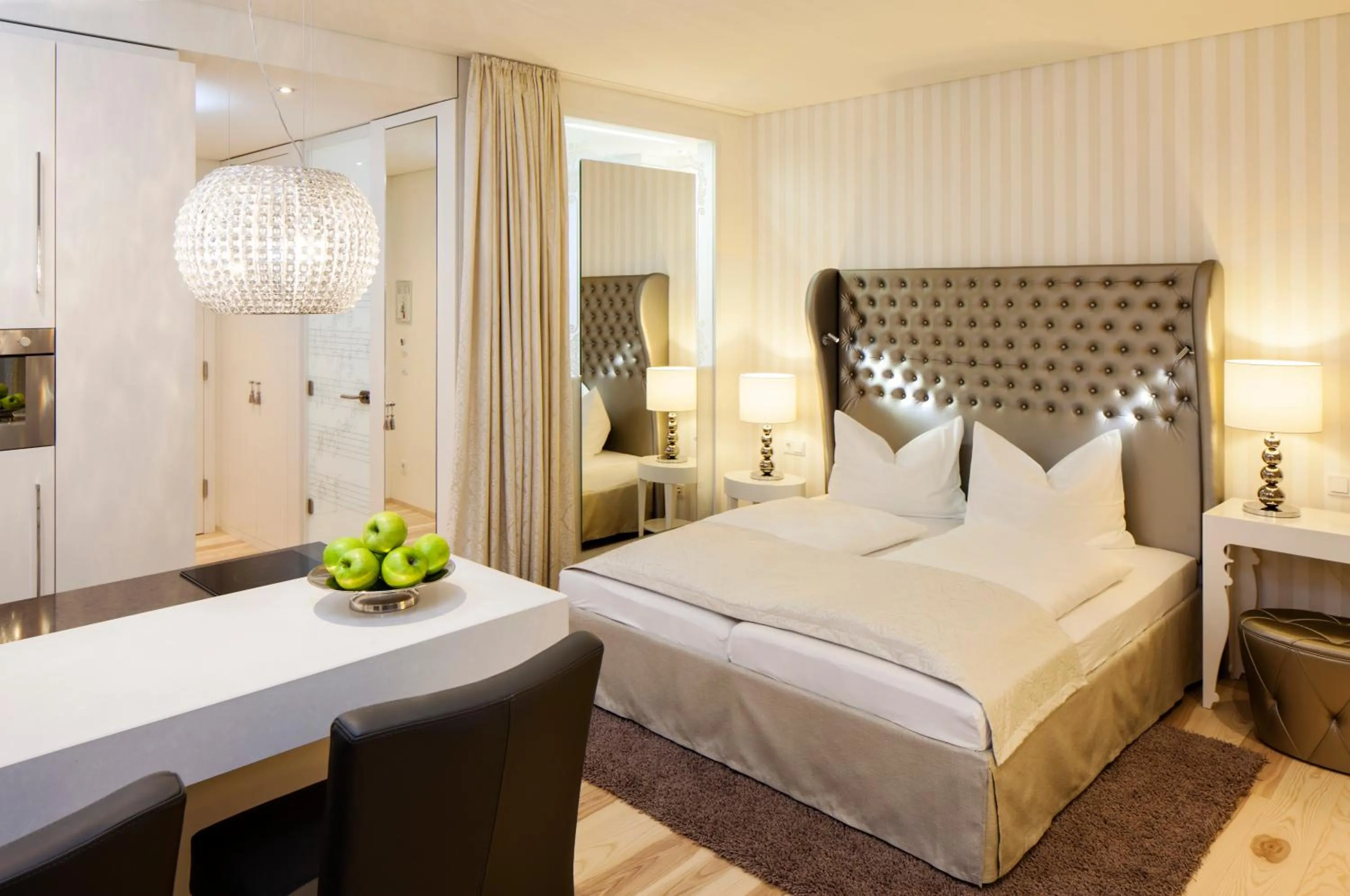 Kitchen or kitchenette, Bed in Hapimag Ferienwohnungen Salzburg