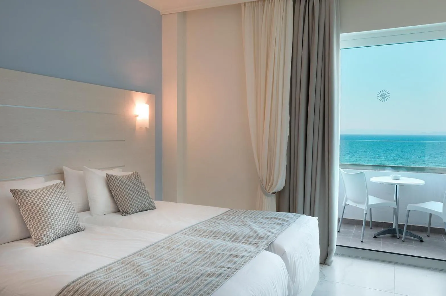 Photo of the whole room, Bed in Rhodos Horizon Blu-Adults Only