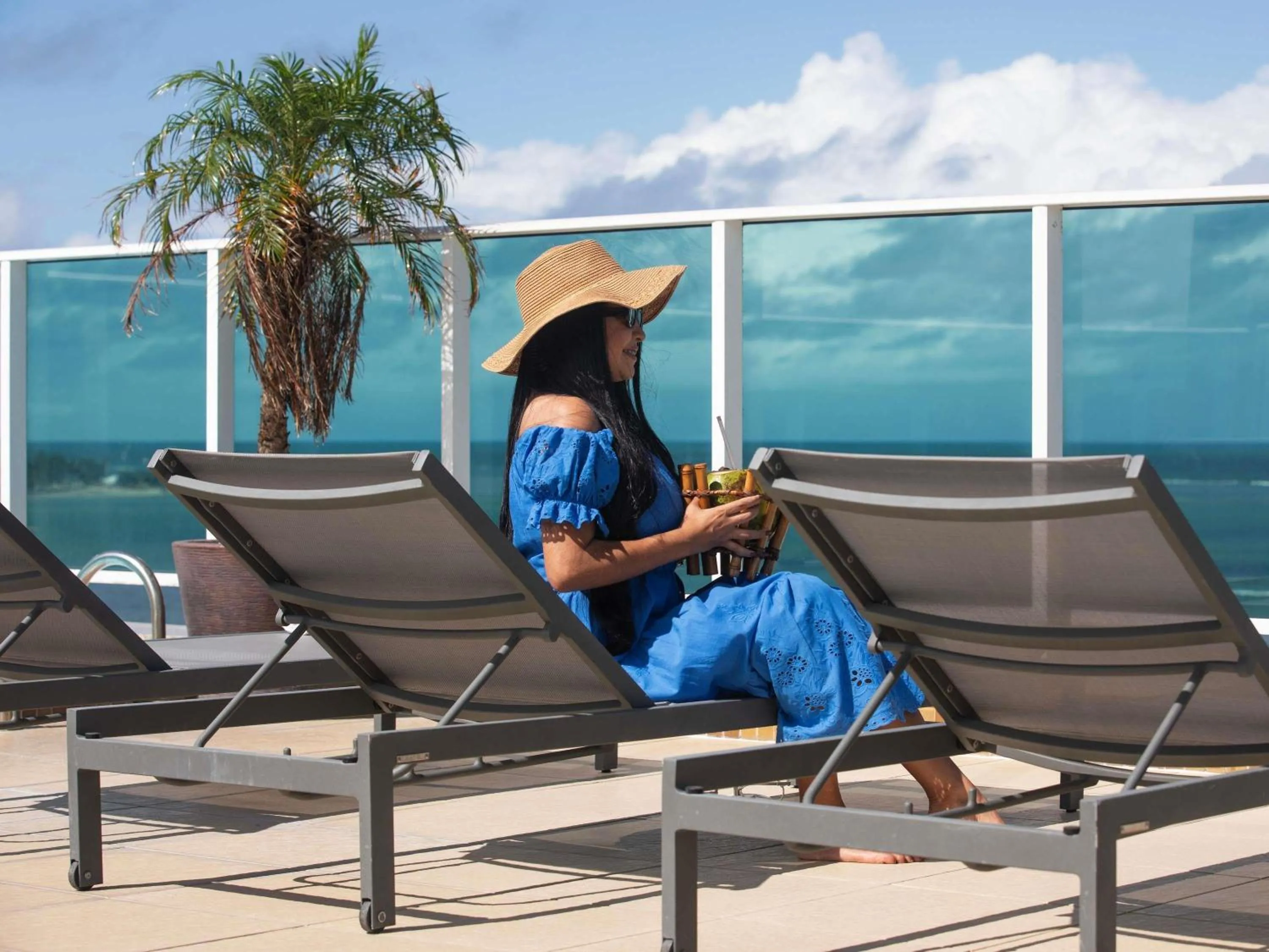 Pool view in Mercure Maceio Pajuçara