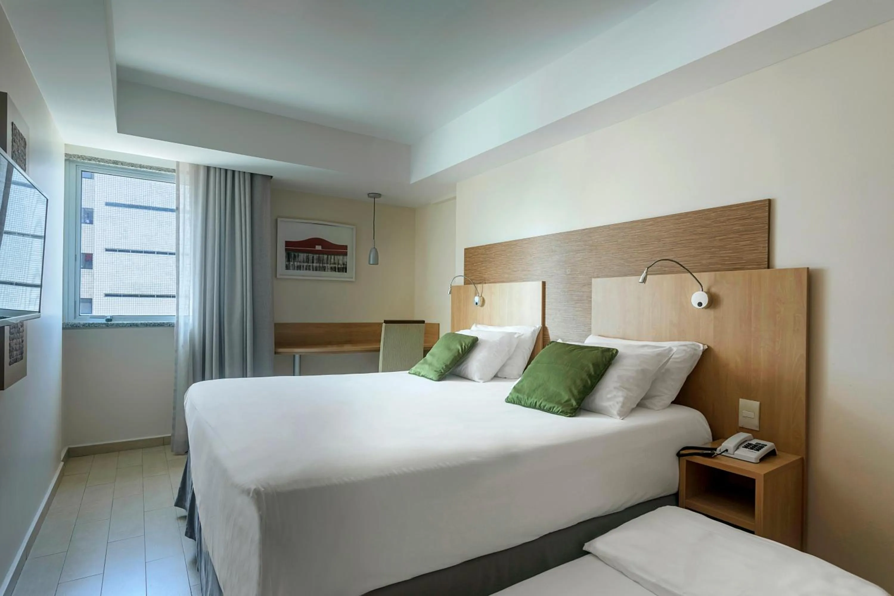 View (from property/room), Bed in Mercure Maceio Pajuçara