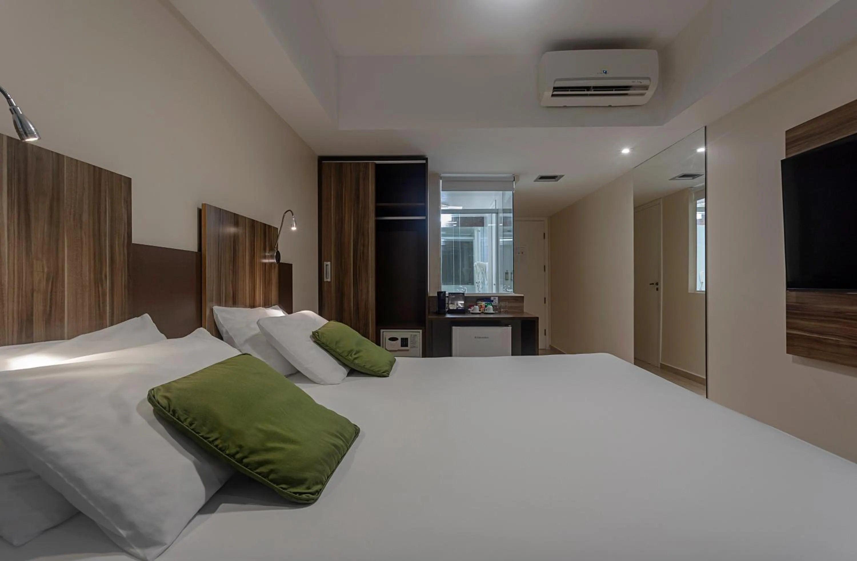 View (from property/room), Bed in Mercure Maceio Pajuçara