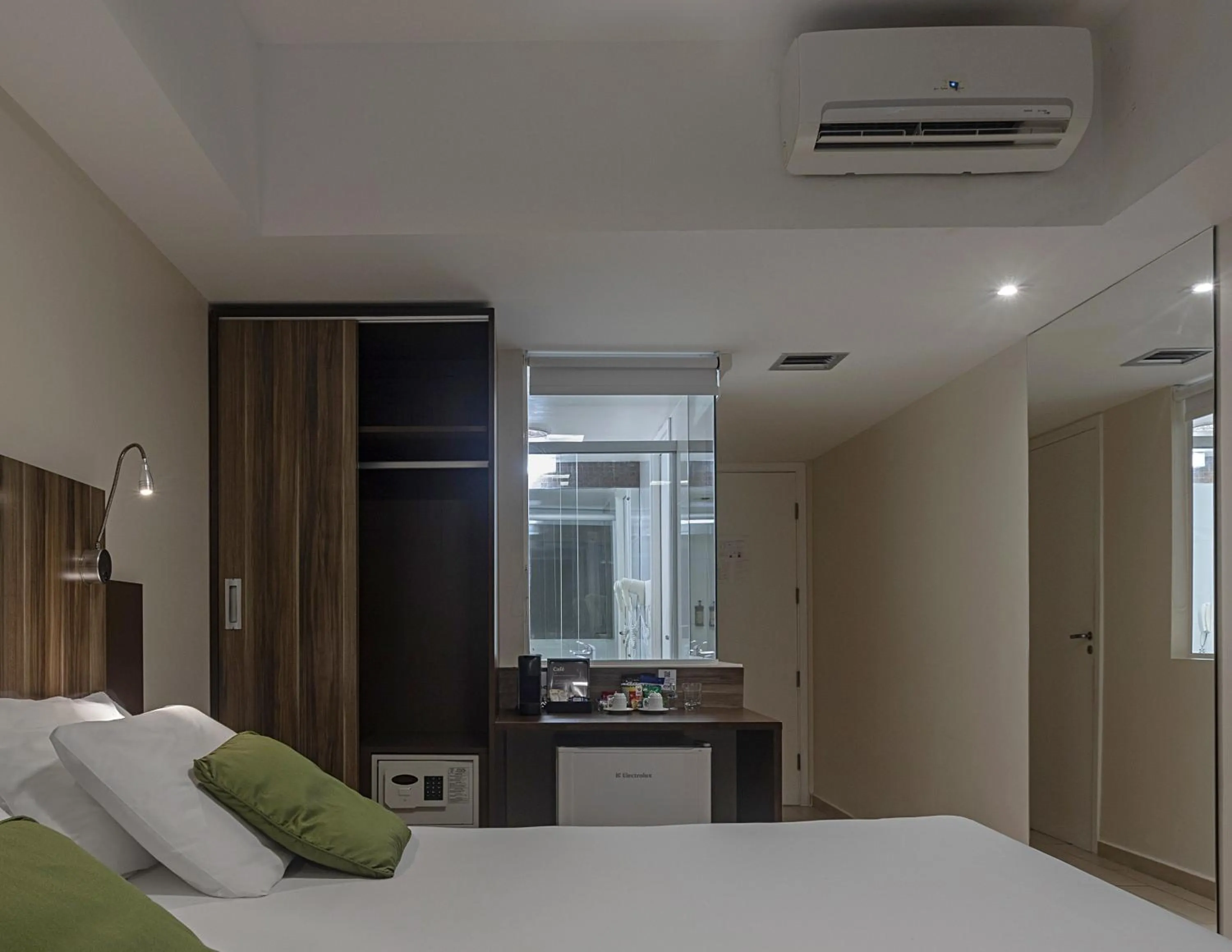 Photo of the whole room, Bed in Mercure Maceio Pajuçara