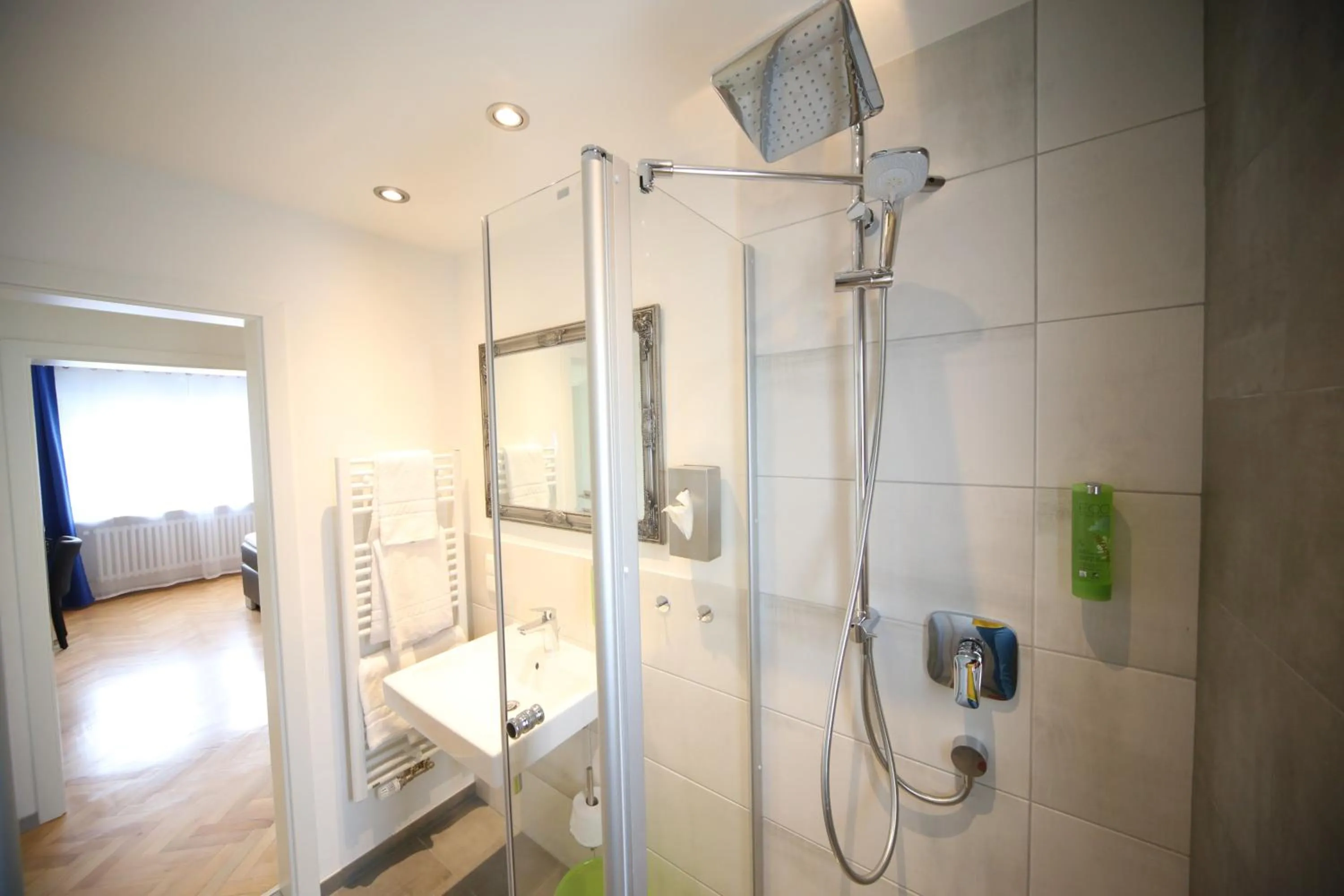 Shower in La Maison Vintage