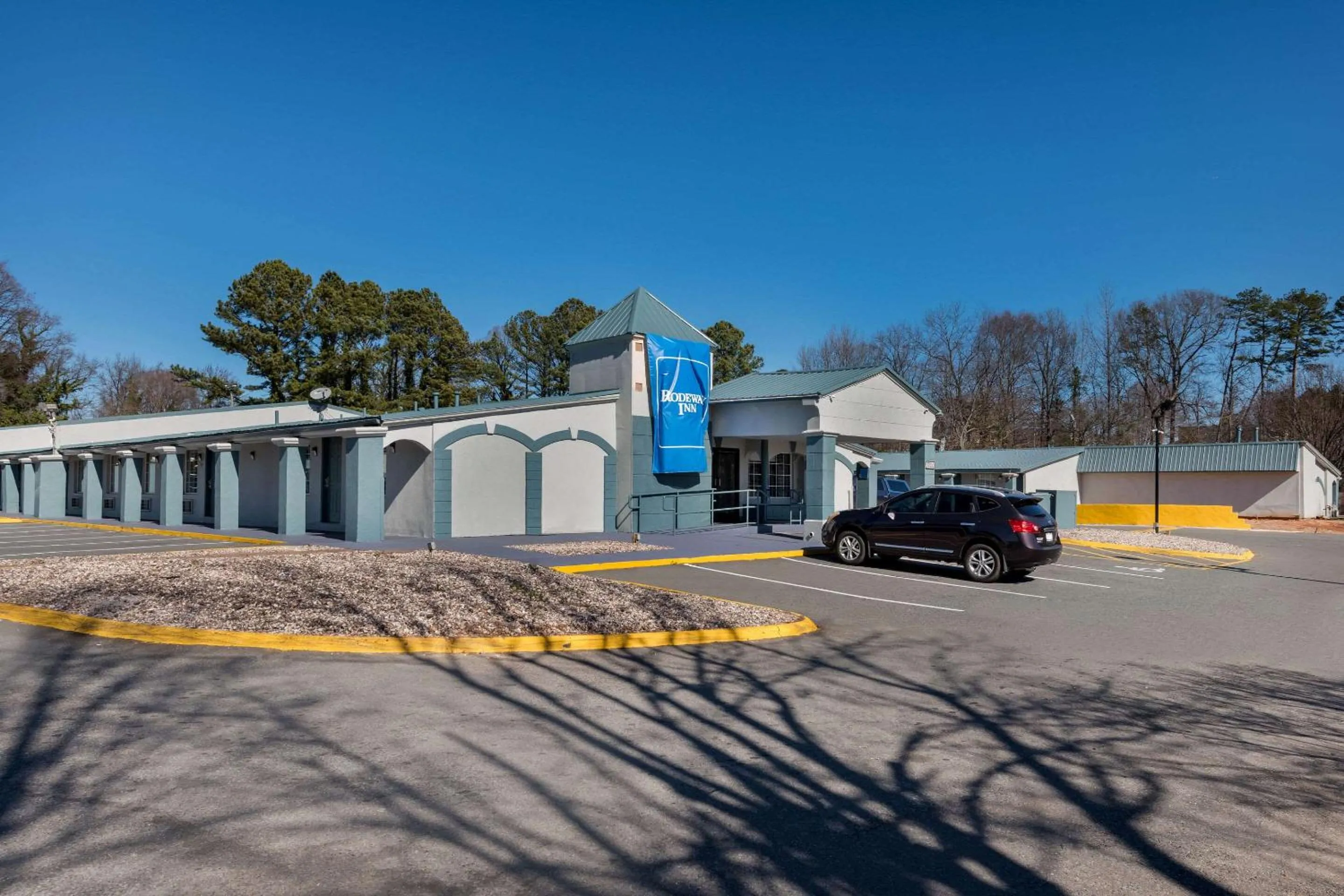 Property building in Rodeway Inn Charlotte Airport Area