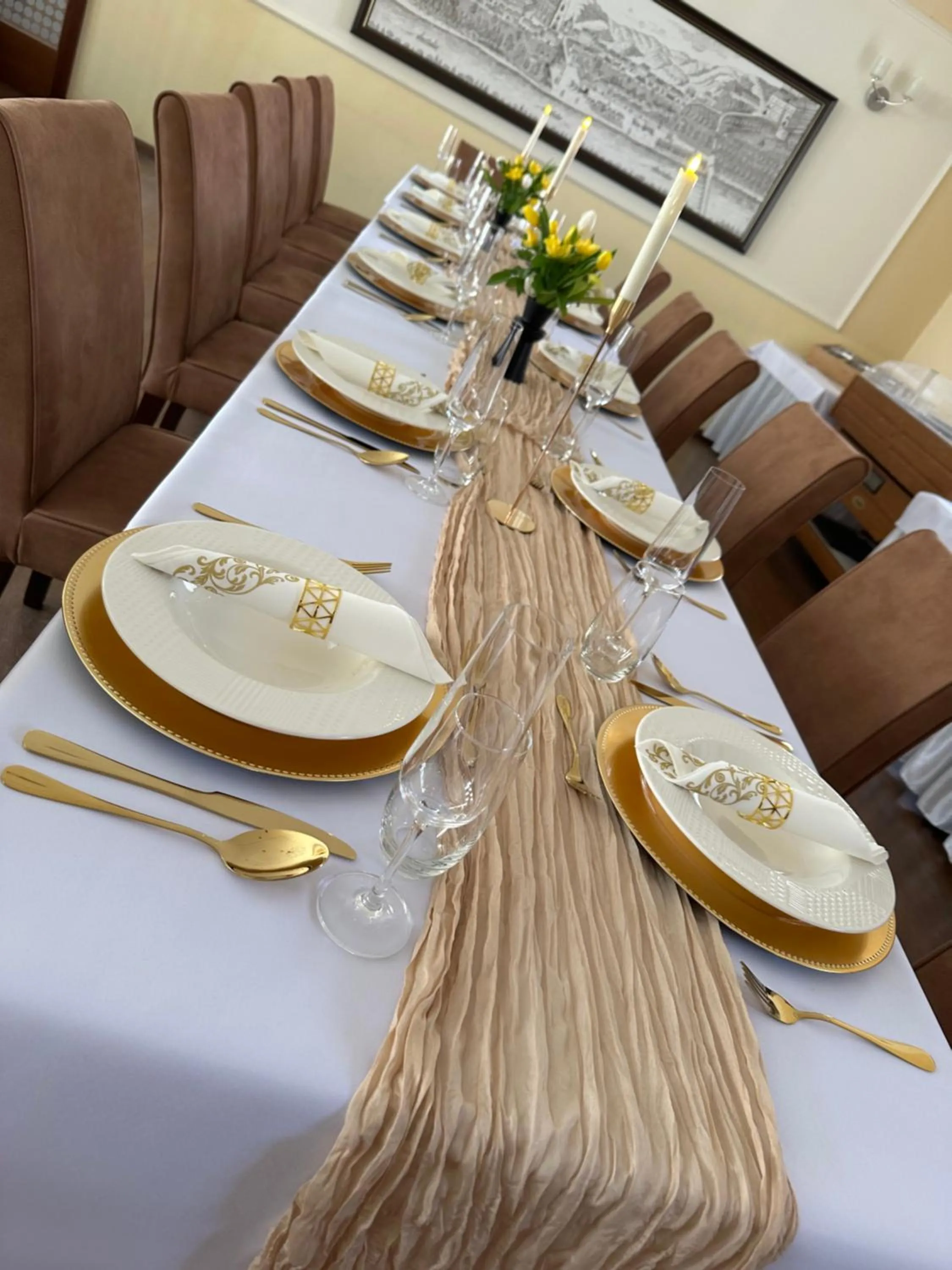 Restaurant/places to eat in Hotel Jelen