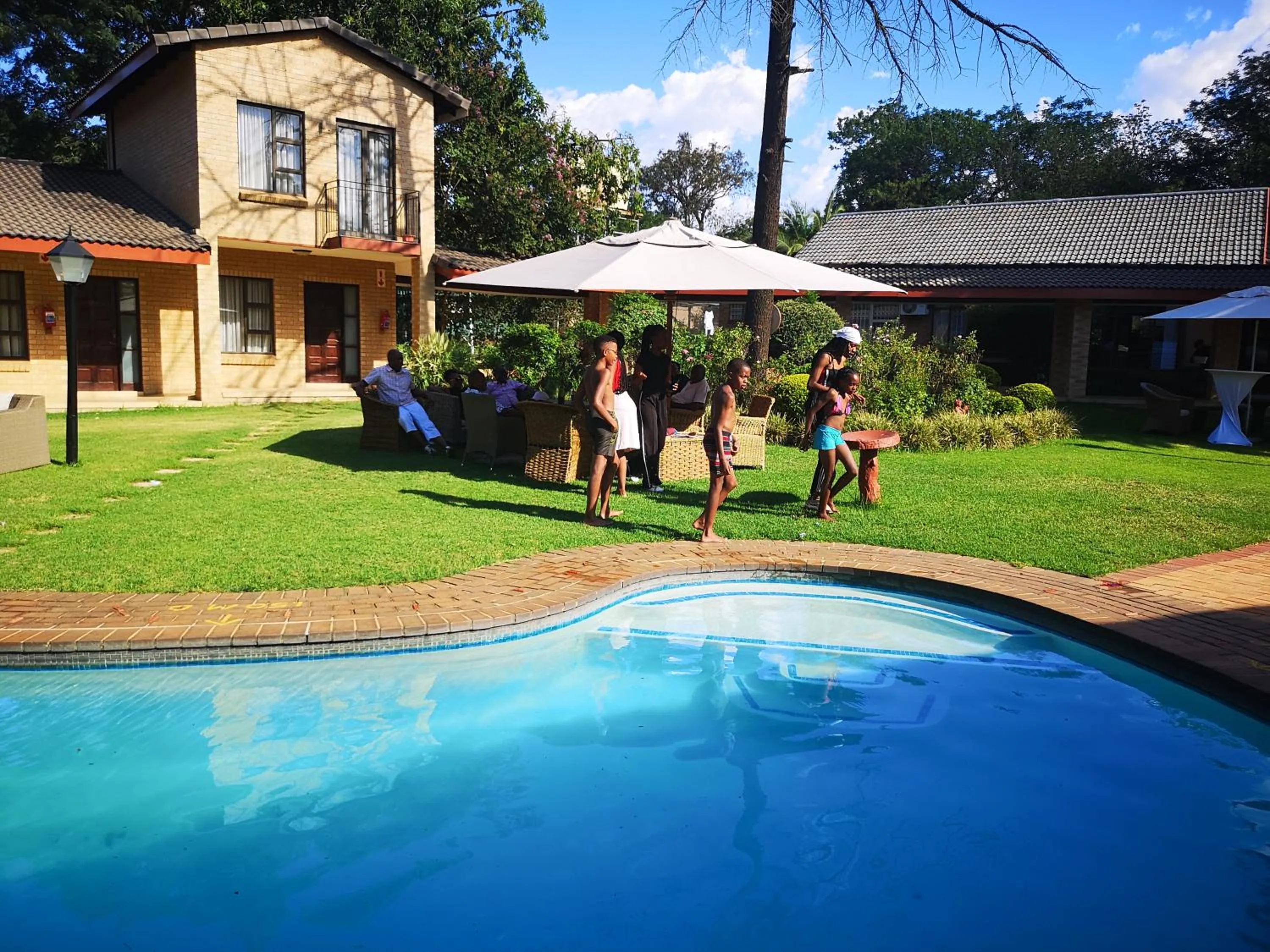 Hoyohoyo Chartwell Lodge